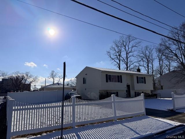 Single Family 40th  Suffolk County, NY 11726, MLS-962672-3