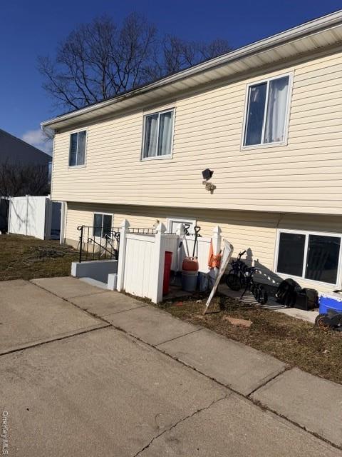 Single Family 40th  Suffolk County, NY 11726, MLS-962672-4