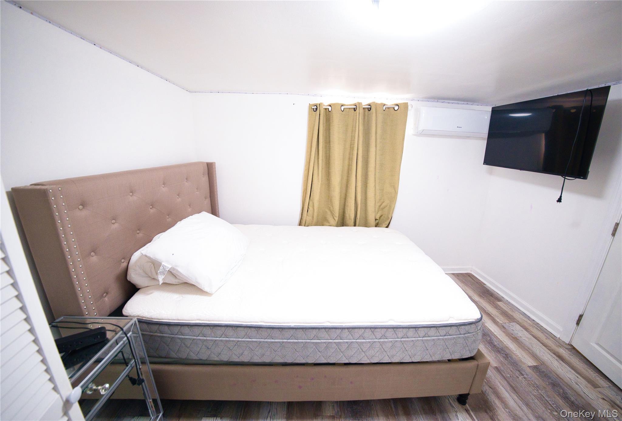 Single Family 224th  Queens, NY 11413, MLS-962795-28