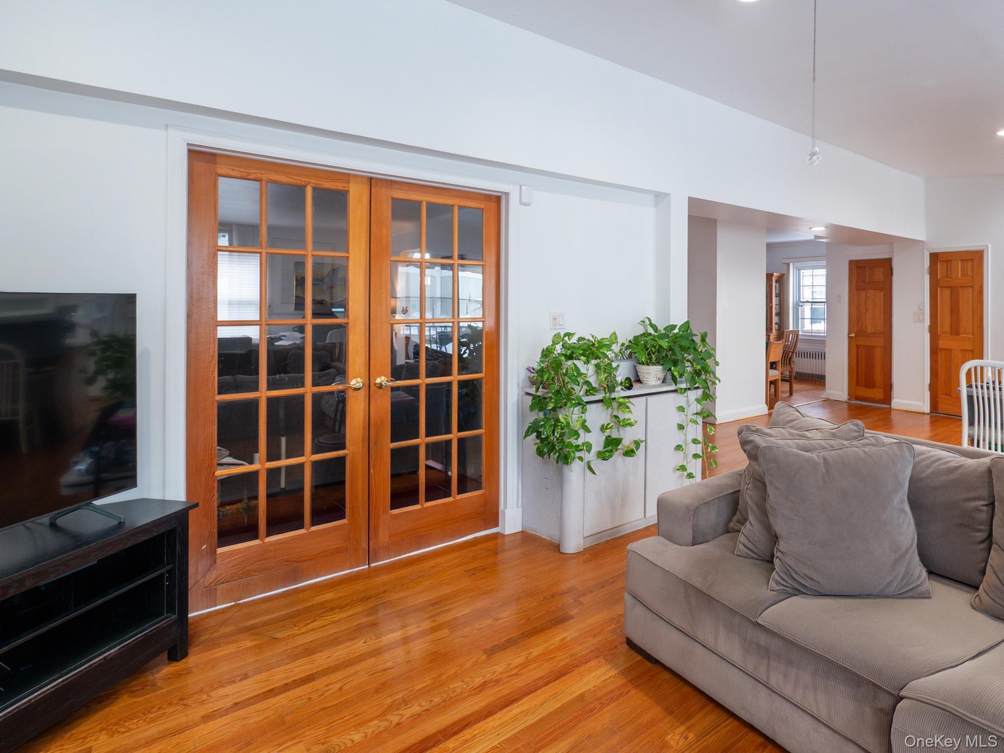 Single Family 179th  Queens, NY 11366, MLS-962810-10