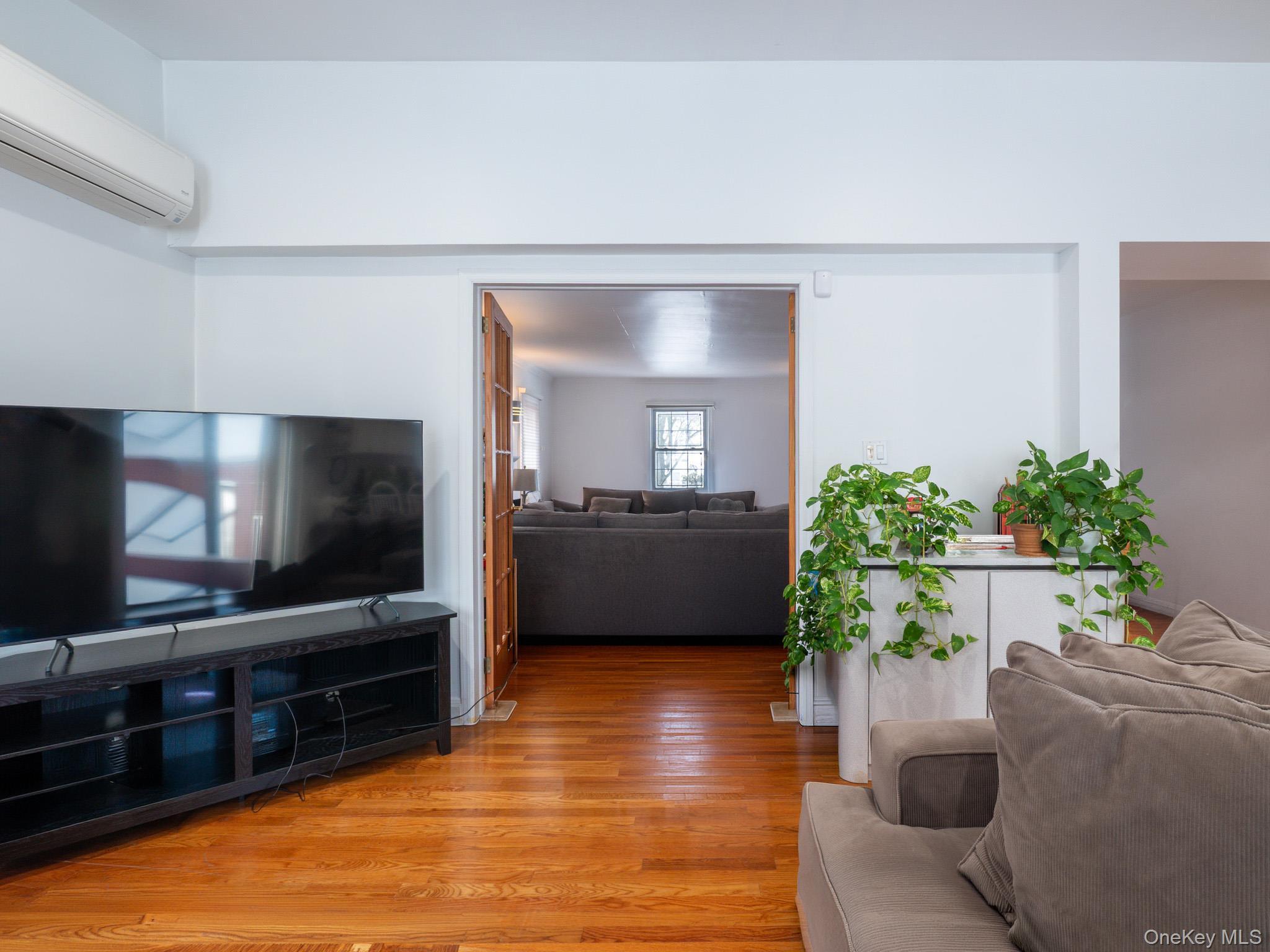 Single Family 179th  Queens, NY 11366, MLS-962810-11