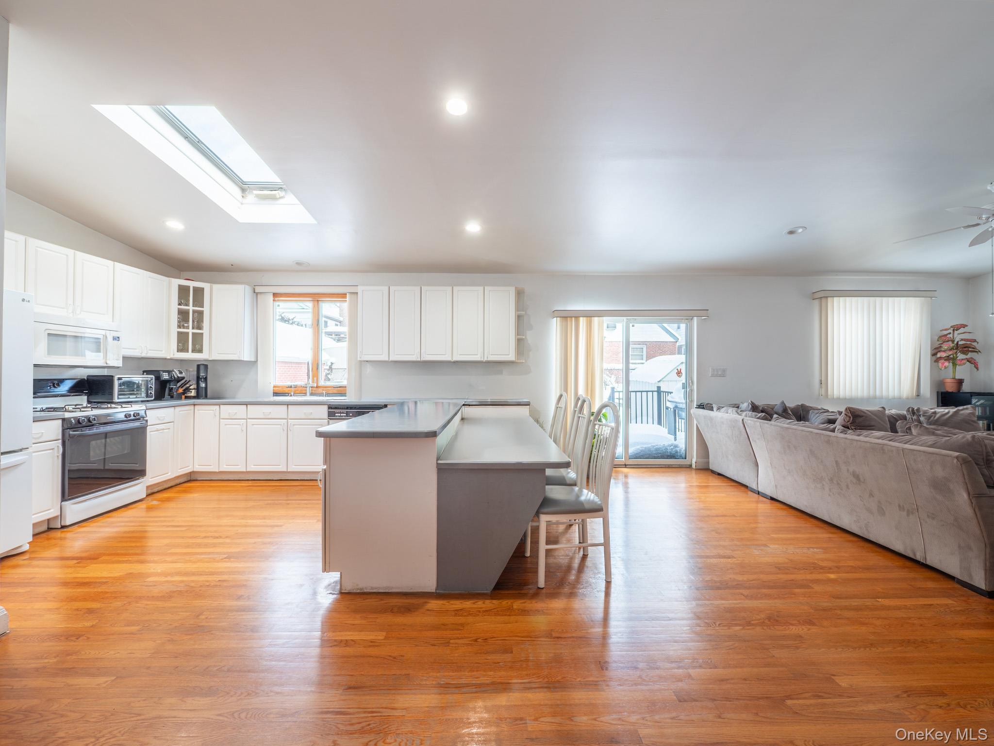 Single Family 179th  Queens, NY 11366, MLS-962810-15