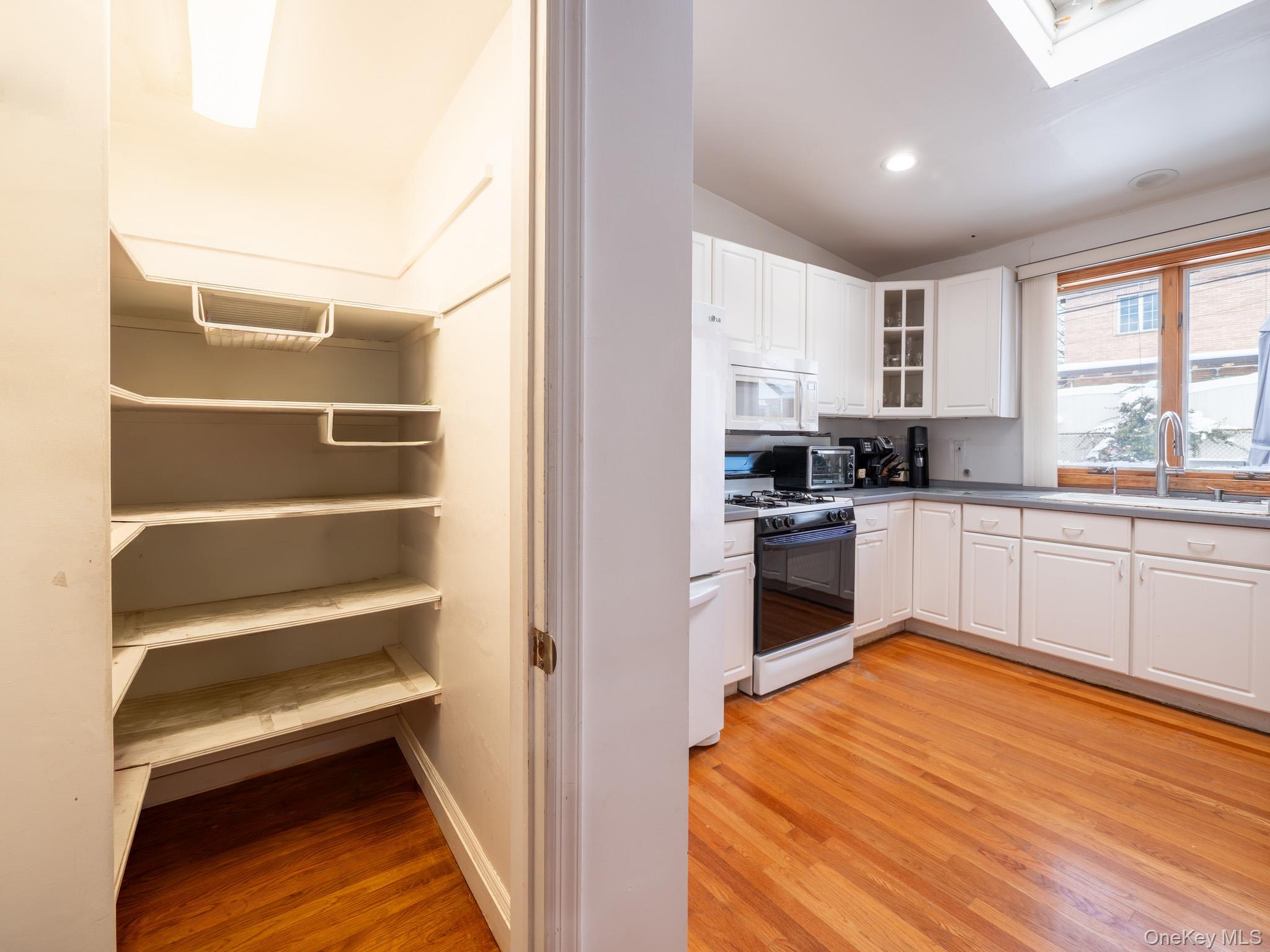 Single Family 179th  Queens, NY 11366, MLS-962810-17