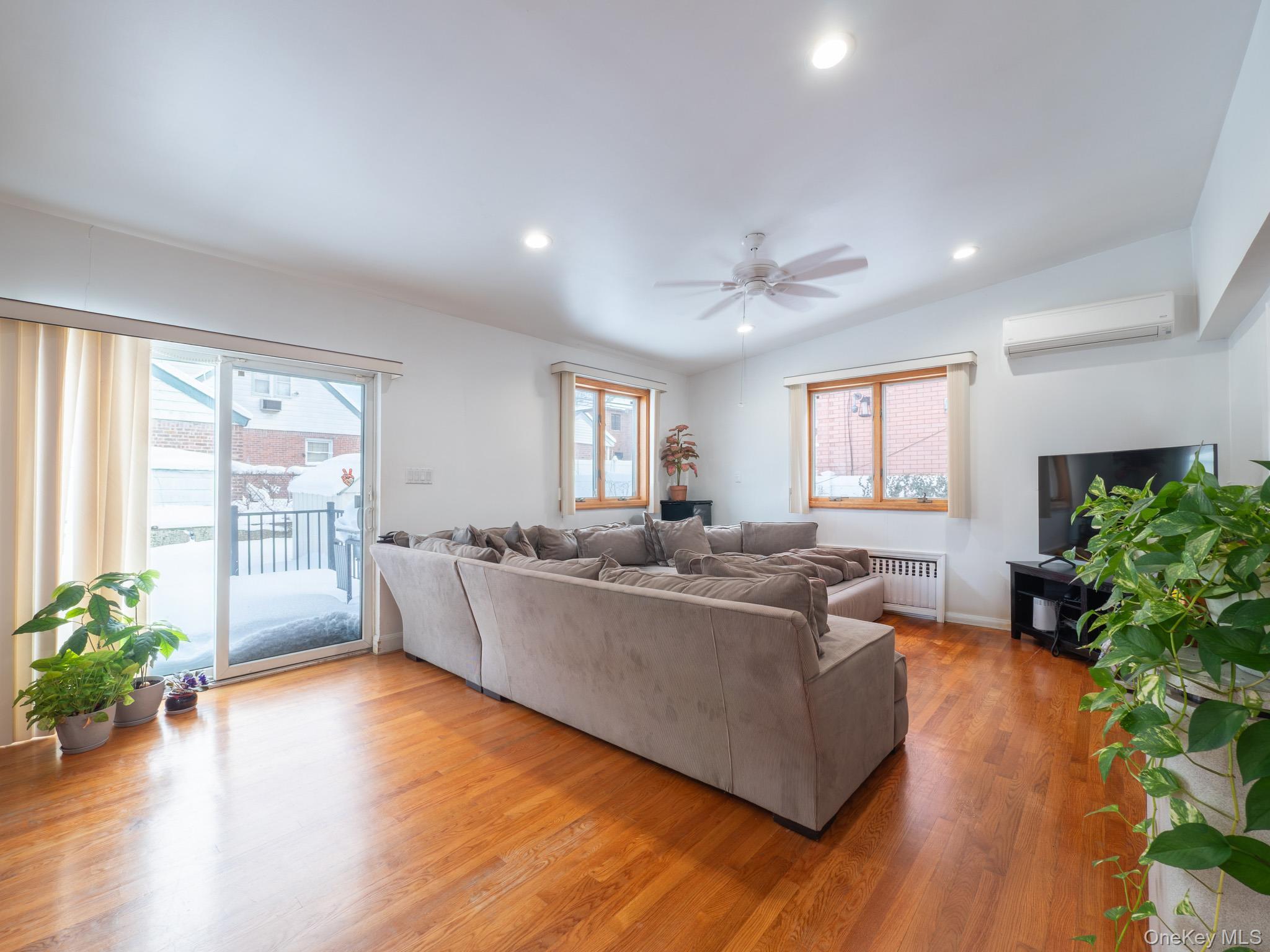 Single Family 179th  Queens, NY 11366, MLS-962810-19