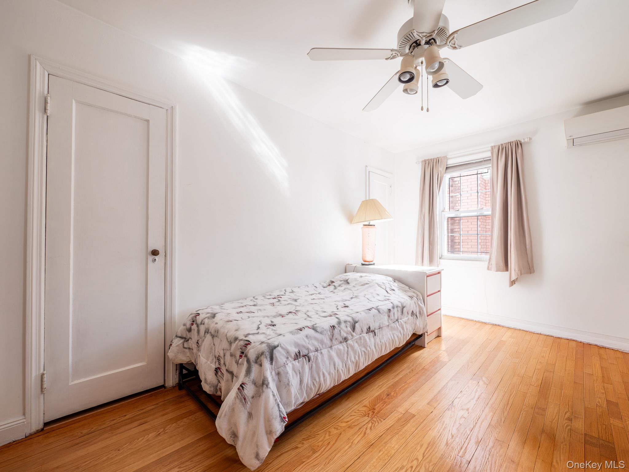 Single Family 179th  Queens, NY 11366, MLS-962810-27