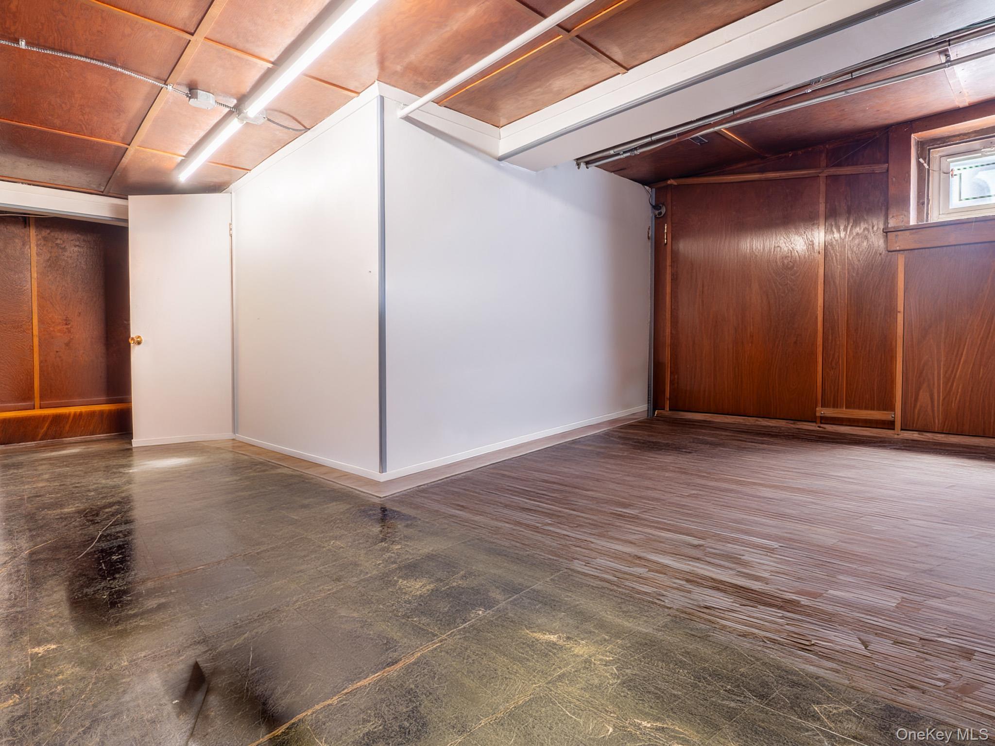 Single Family 179th  Queens, NY 11366, MLS-962810-32