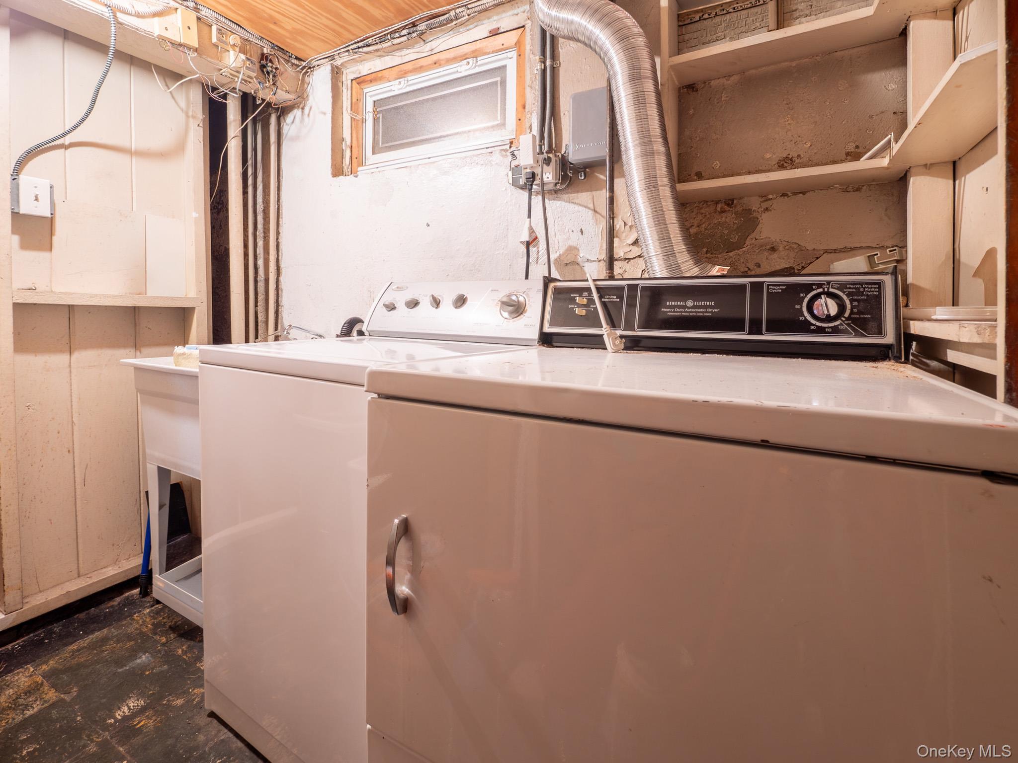 Single Family 179th  Queens, NY 11366, MLS-962810-33