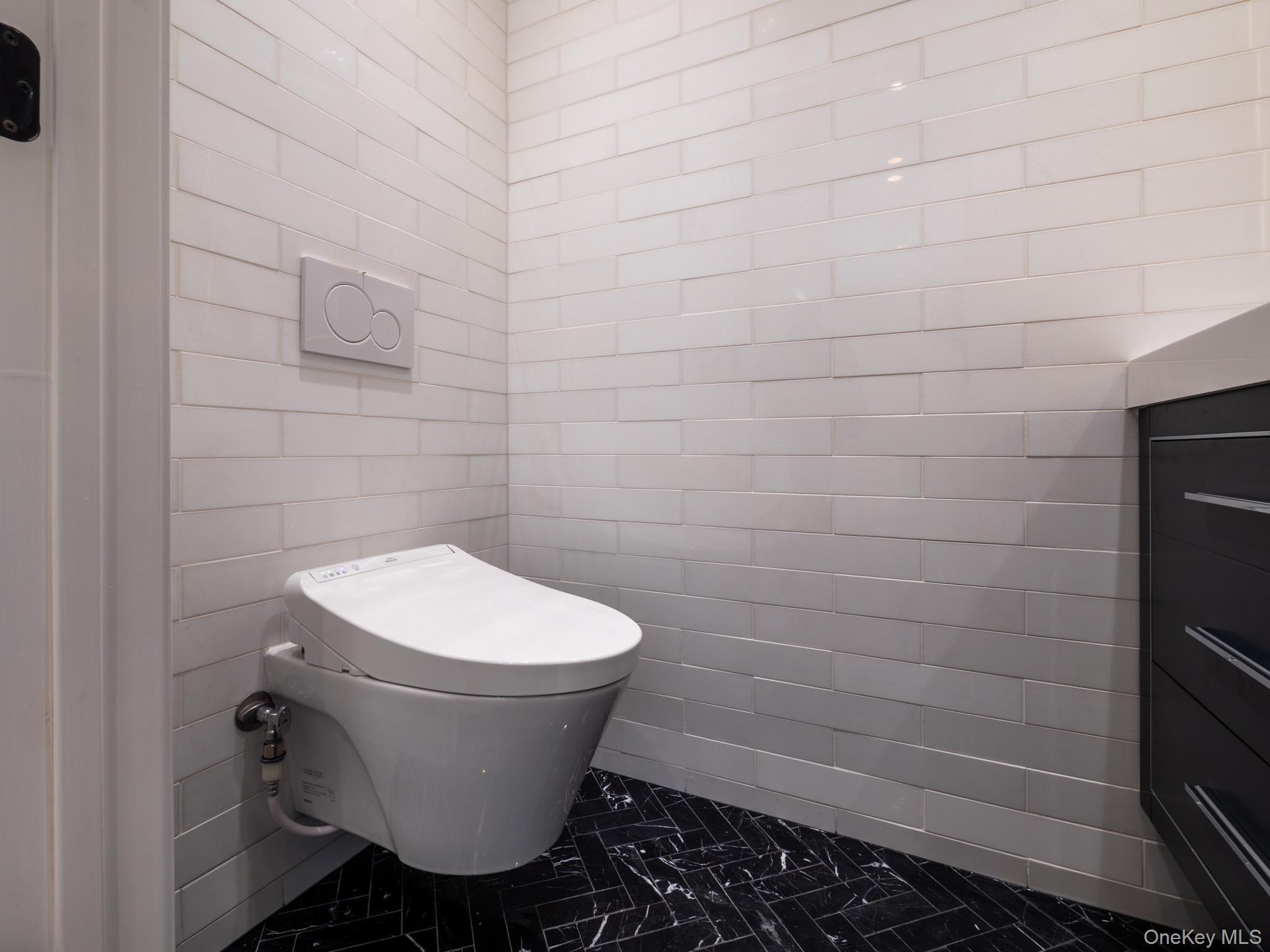 Single Family 180th  Queens, NY 11365, MLS-962830-17