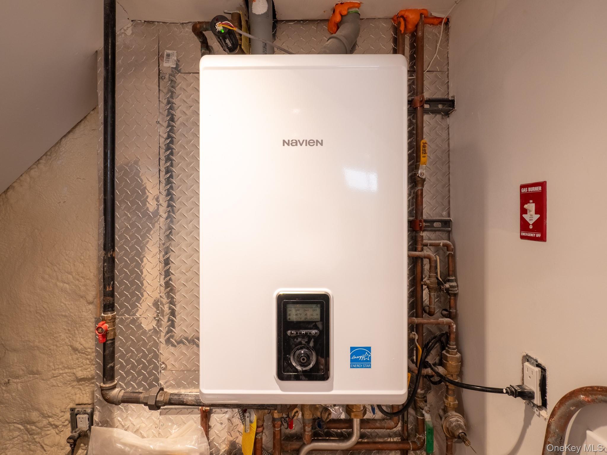 Single Family 180th  Queens, NY 11365, MLS-962830-41