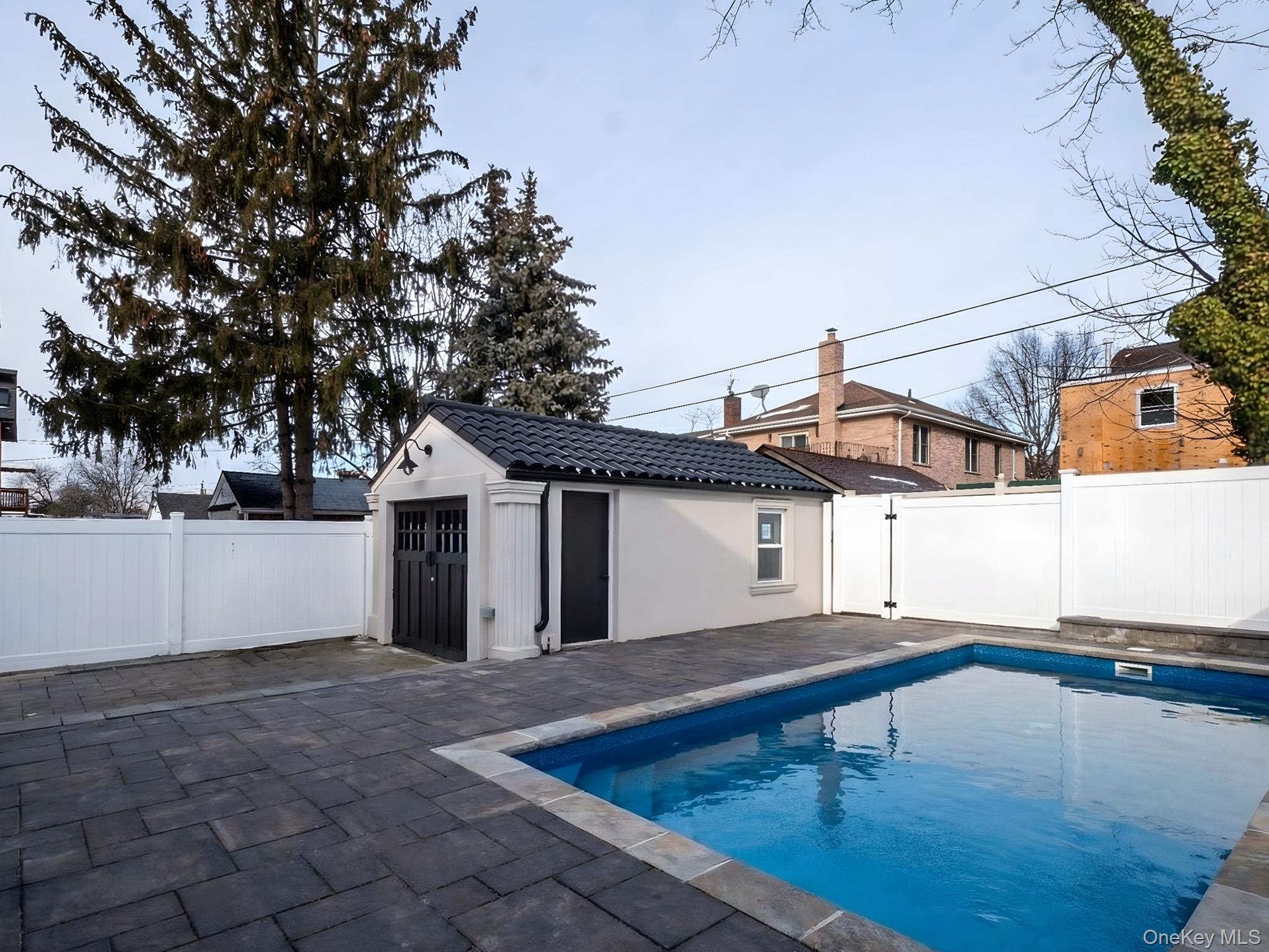 Single Family 180th  Queens, NY 11365, MLS-962830-45