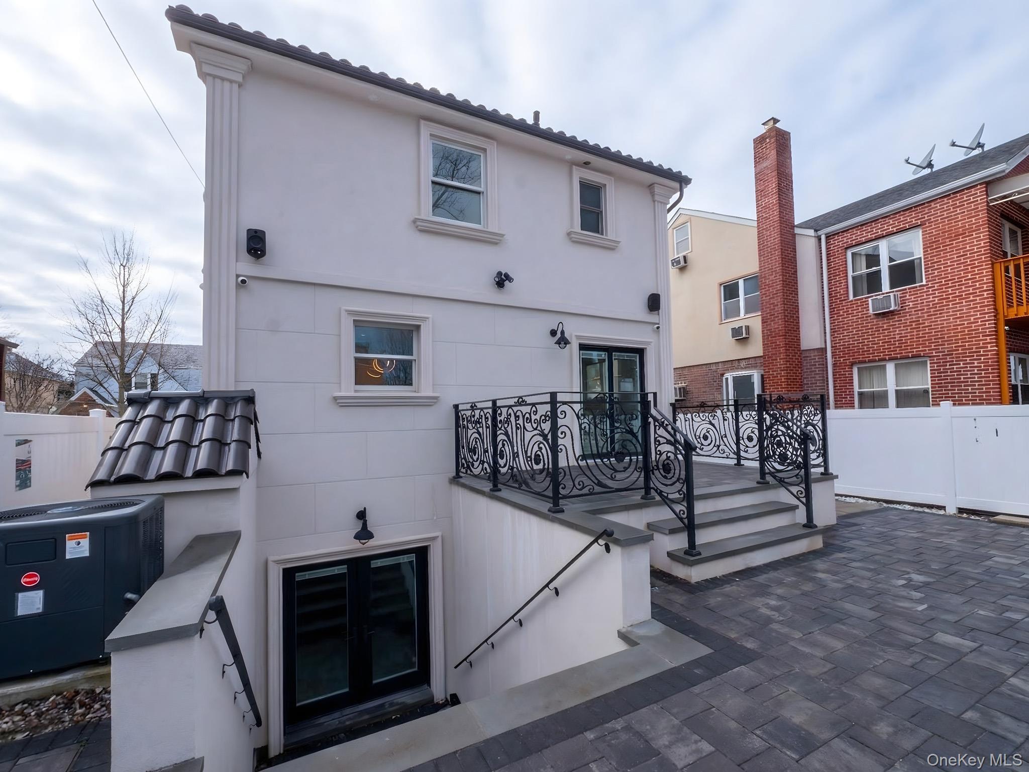 Single Family 180th  Queens, NY 11365, MLS-962830-46