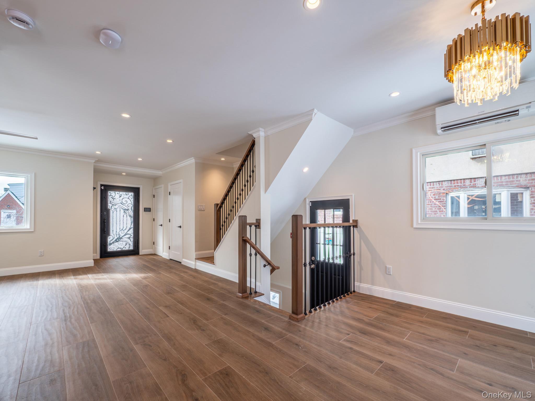 Single Family 180th  Queens, NY 11365, MLS-962830-5