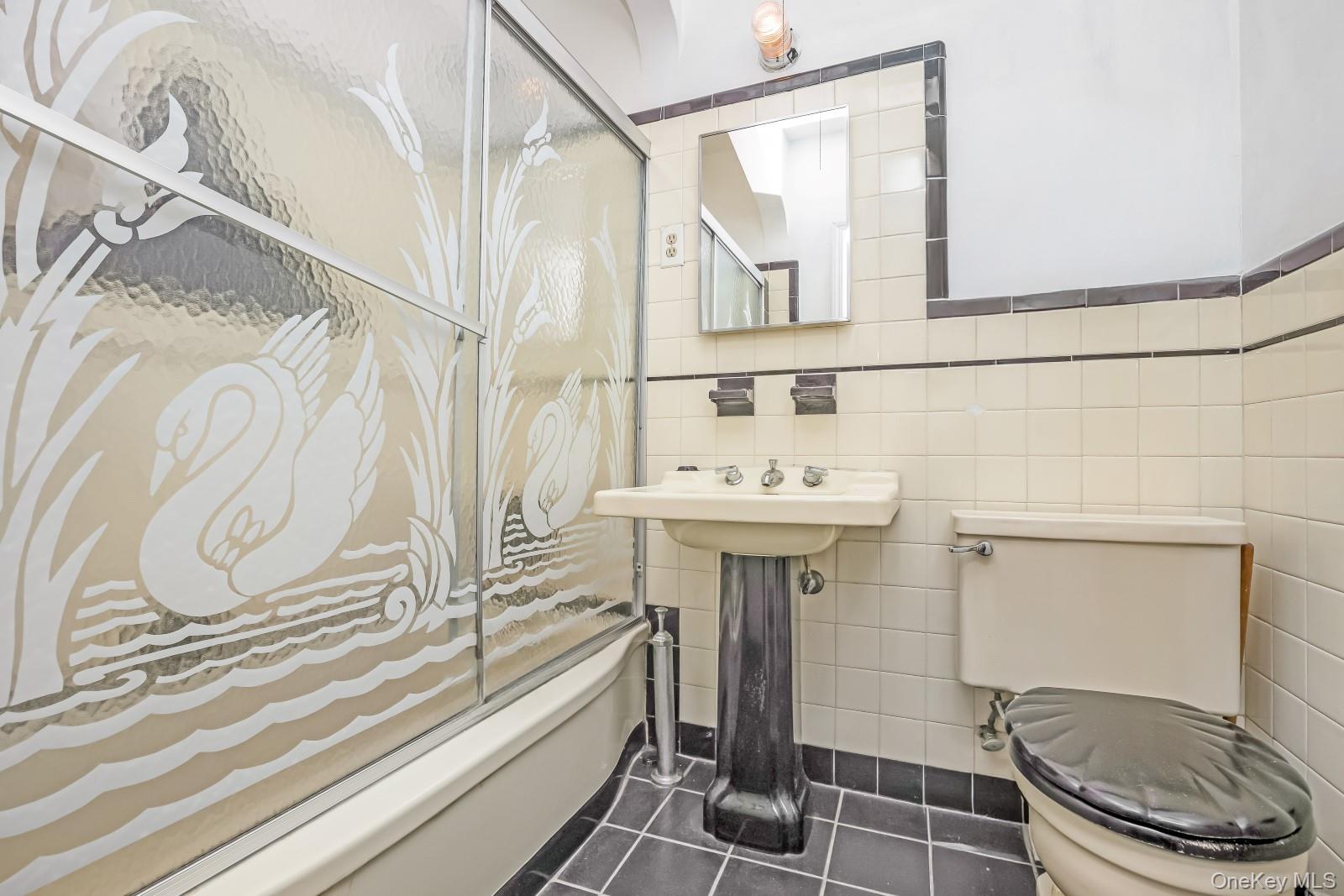 Single Family 81st  Queens, NY 11379, MLS-962834-10