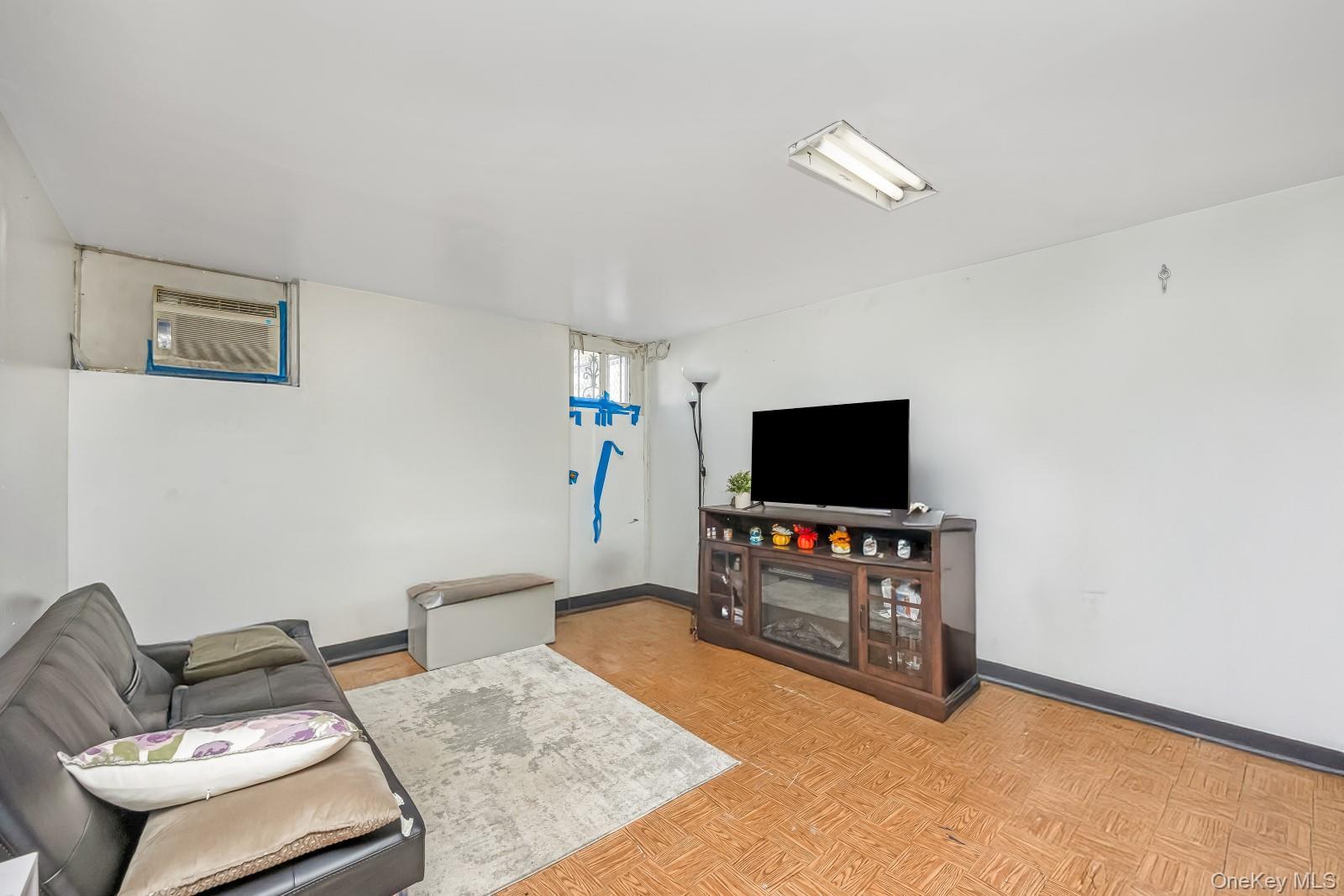 Single Family 81st  Queens, NY 11379, MLS-962834-14