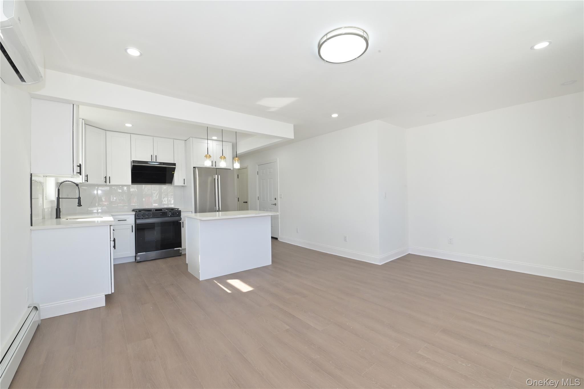 Single Family 217th  Queens, NY 11364, MLS-962835-22