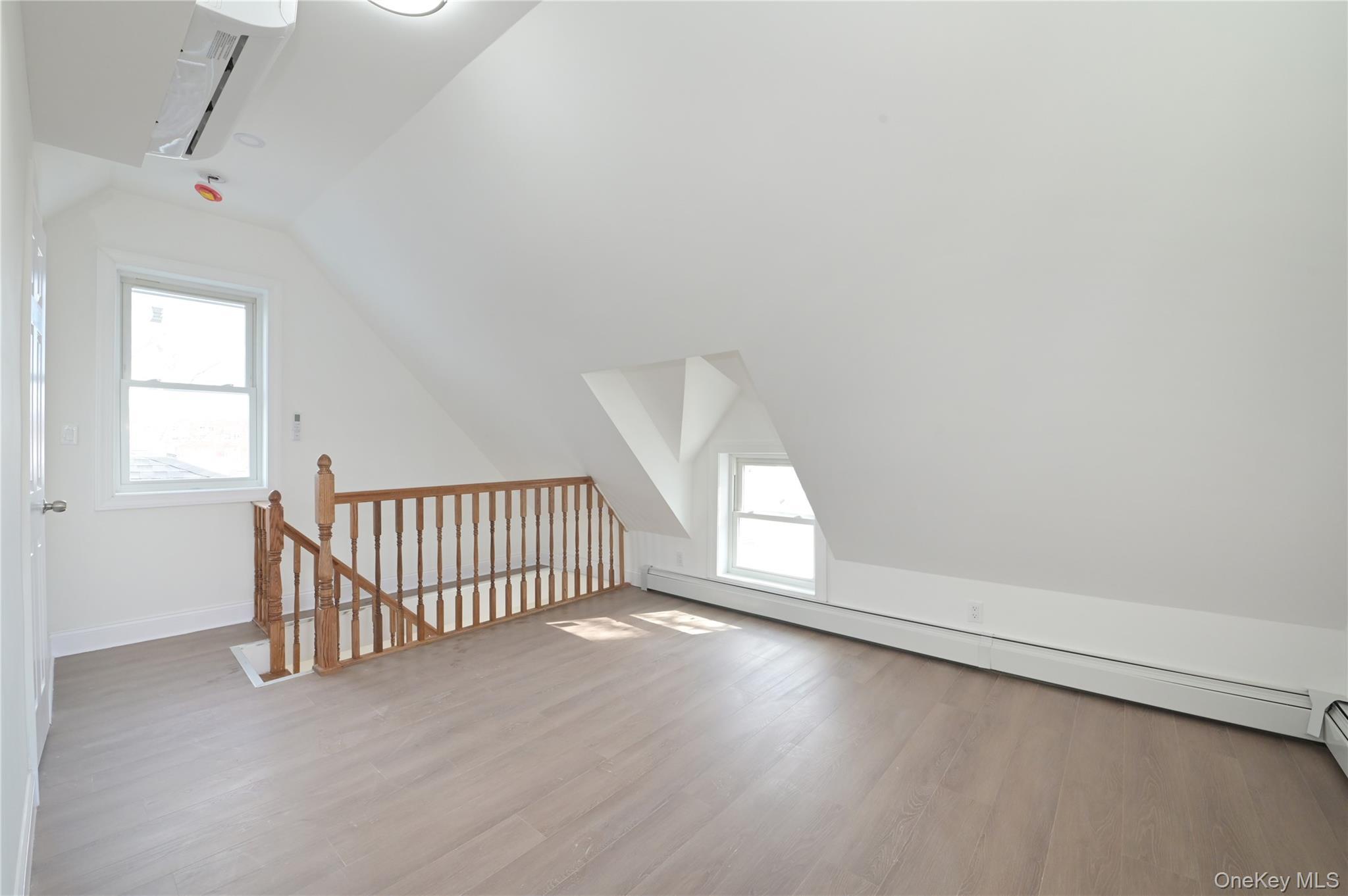 Single Family 217th  Queens, NY 11364, MLS-962835-31