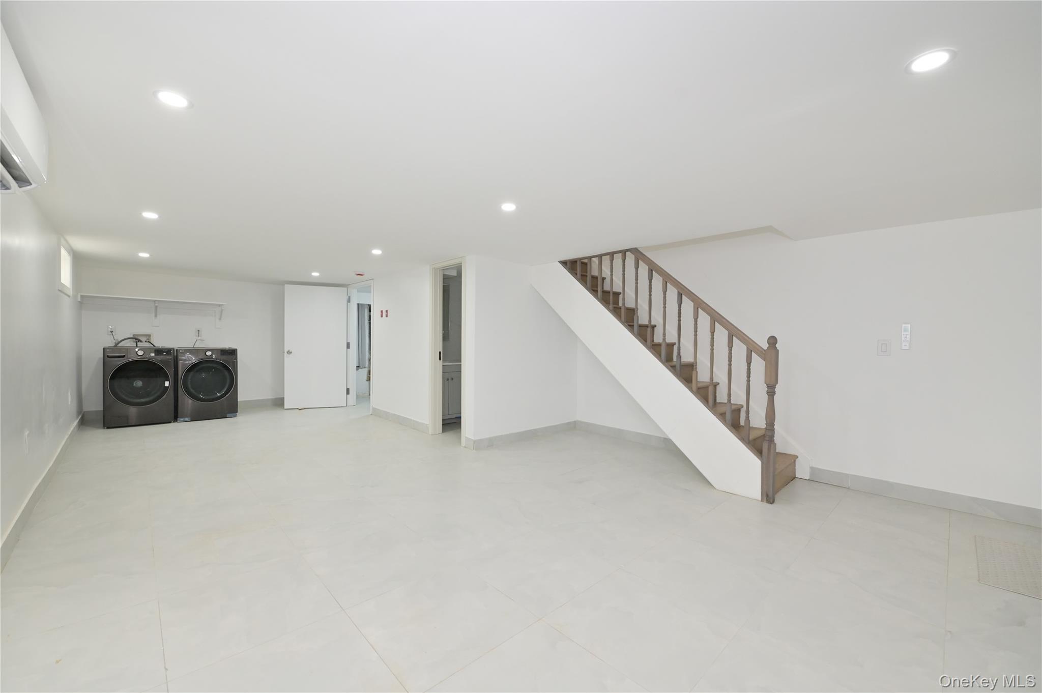 Single Family 217th  Queens, NY 11364, MLS-962835-33