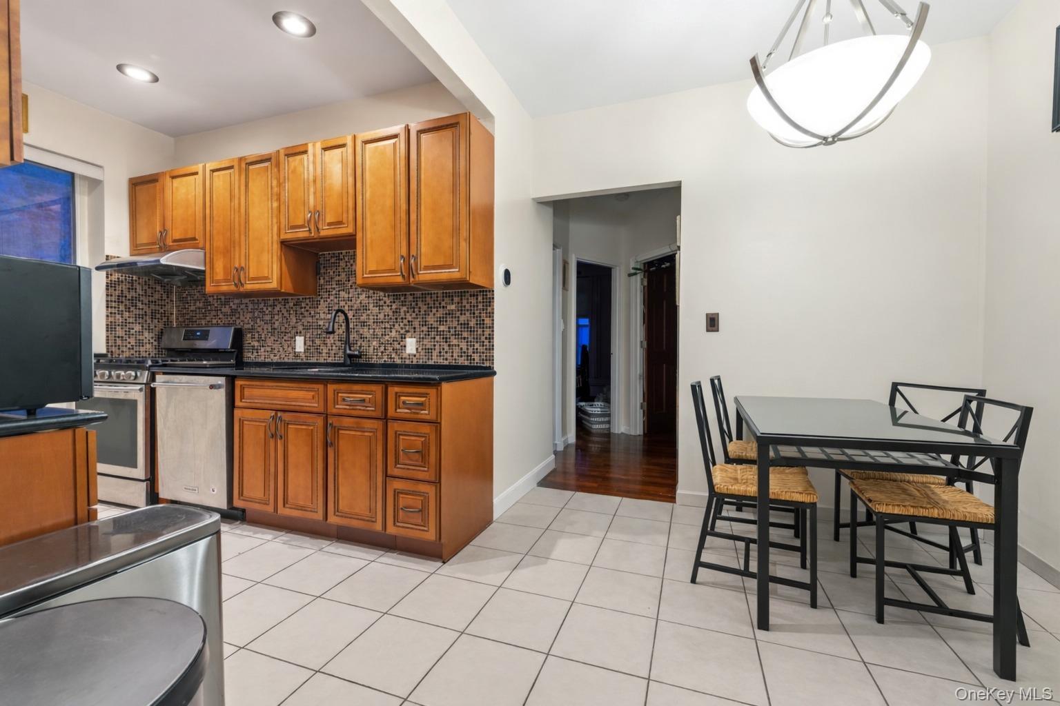 Single Family 21st Queens, NY 11105, MLS-962837-10