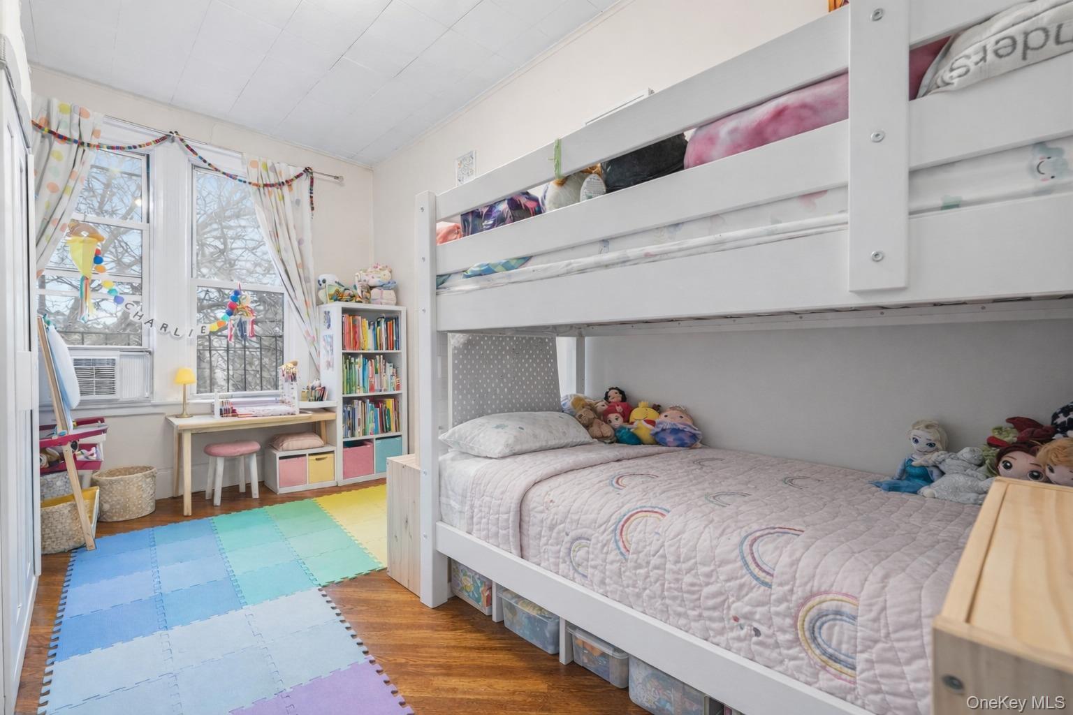 Single Family 21st Queens, NY 11105, MLS-962837-25