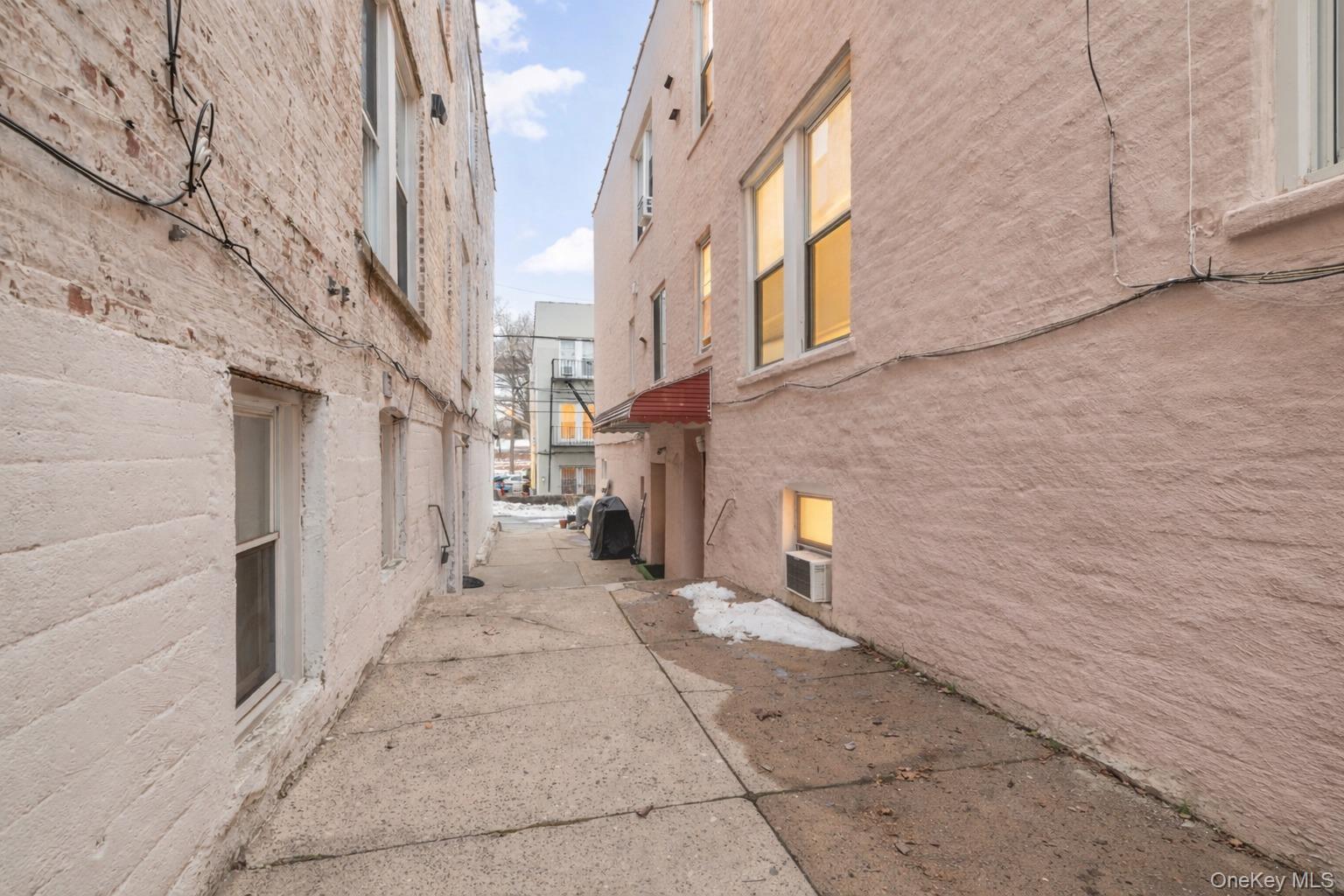 Single Family 21st Queens, NY 11105, MLS-962837-40