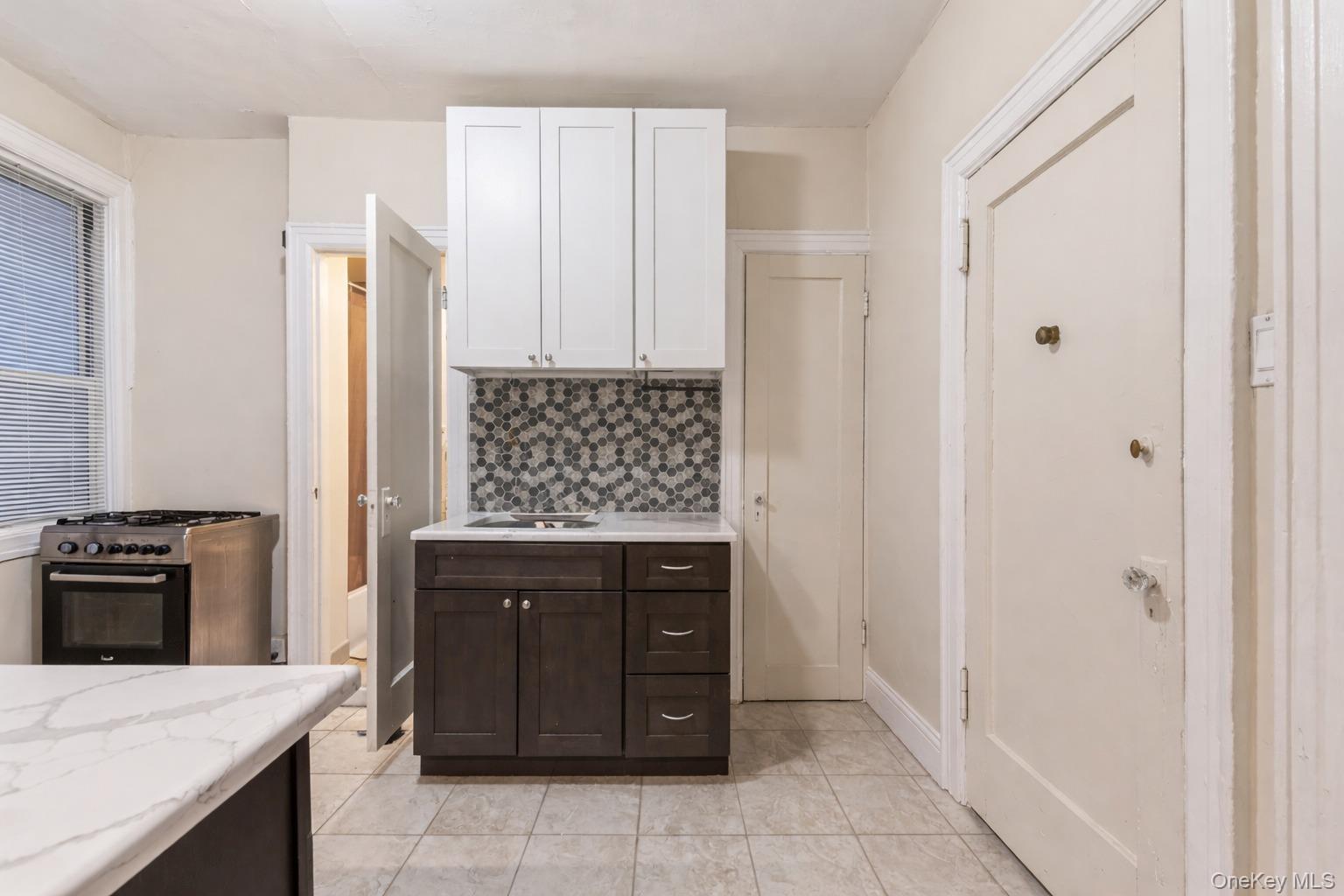 Single Family 21st Queens, NY 11105, MLS-962837-7