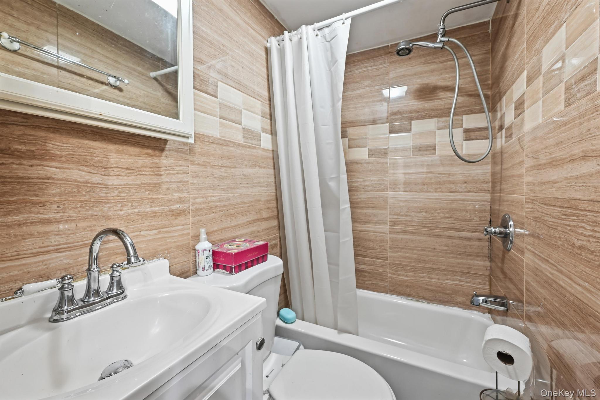 Single Family 201st  Queens, NY 11423, MLS-962930-12