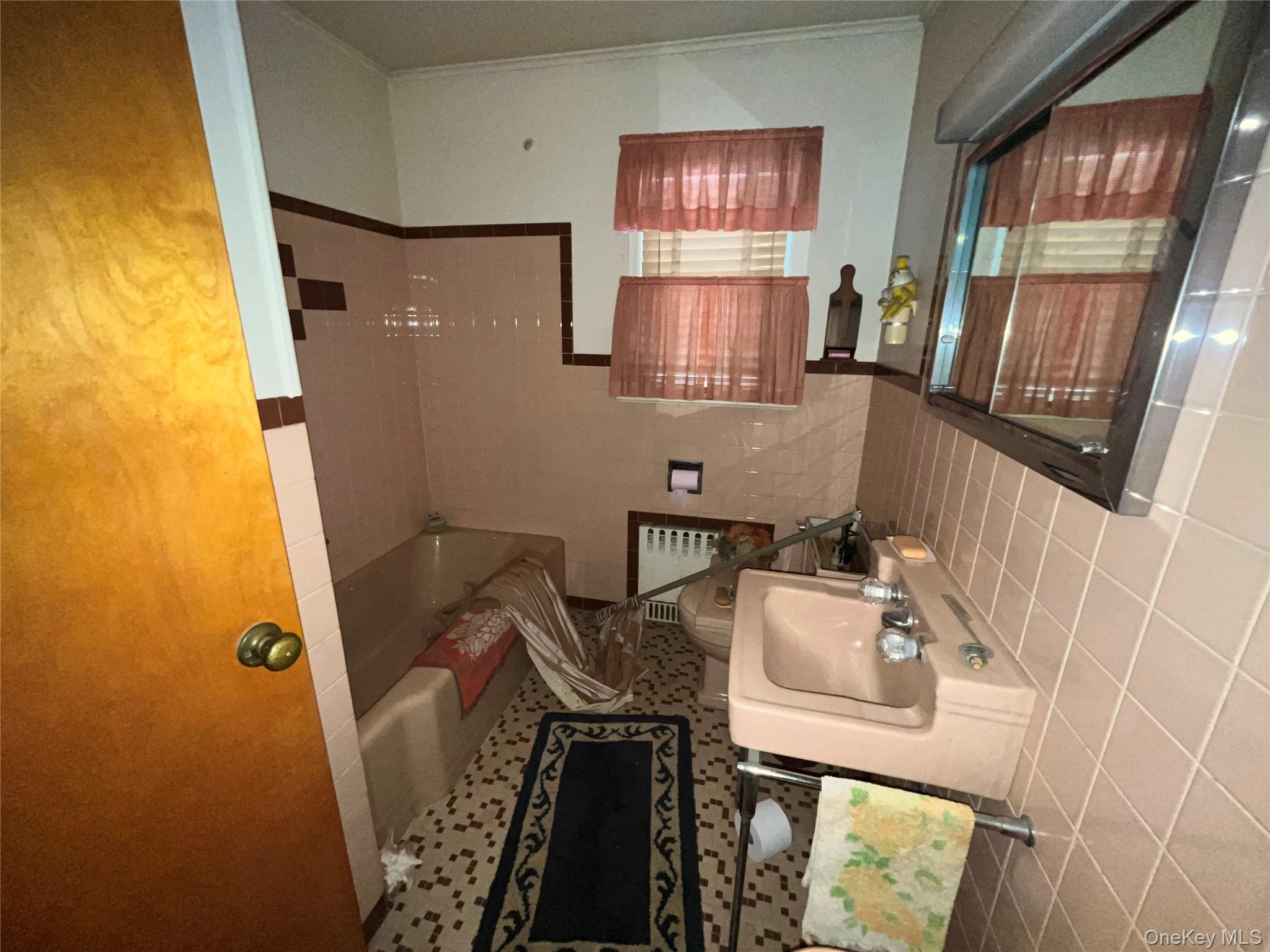 Single Family Hewlett  Suffolk County, NY 11772, MLS-962936-6