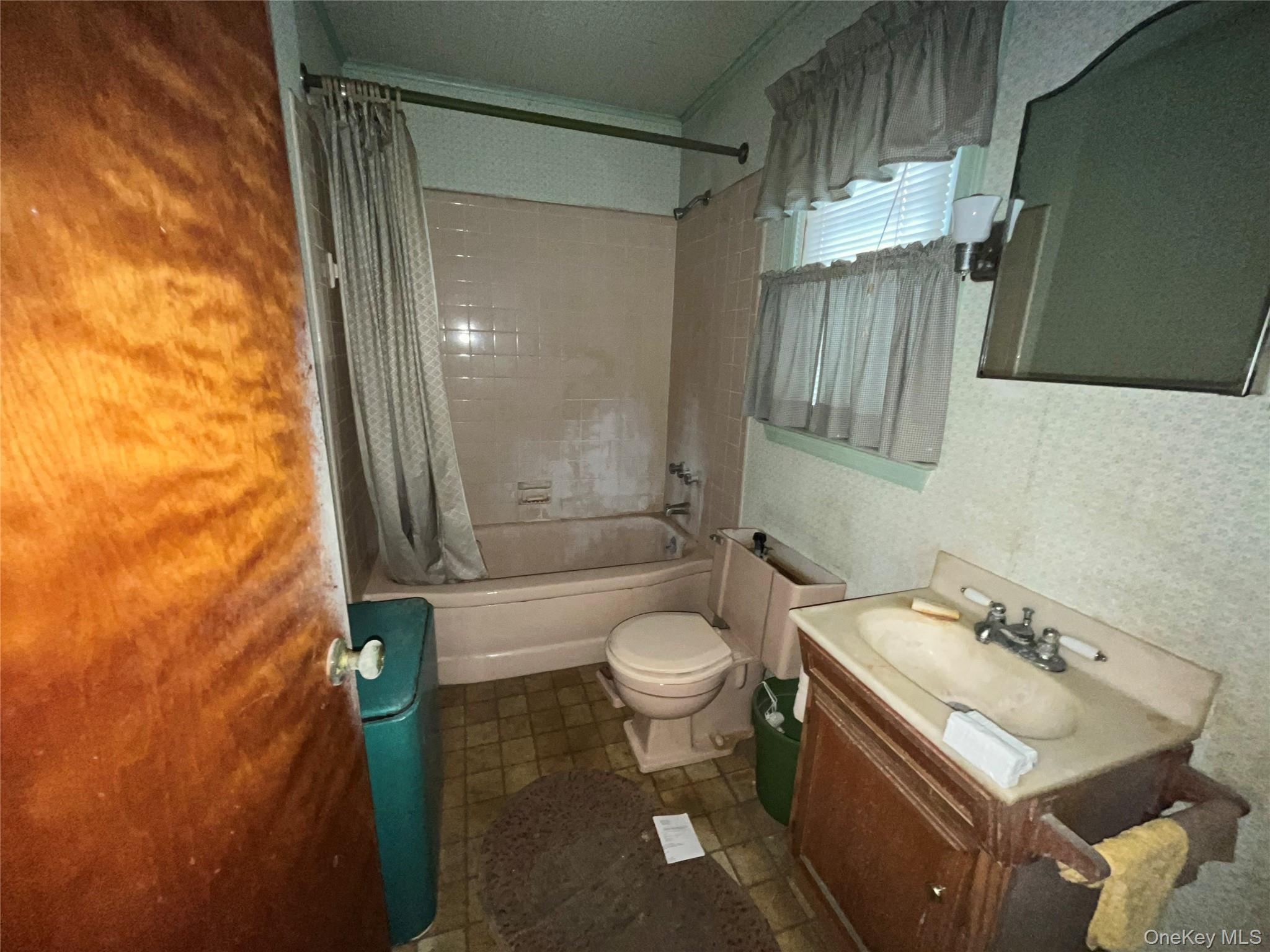 Single Family Hewlett  Suffolk County, NY 11772, MLS-962936-9