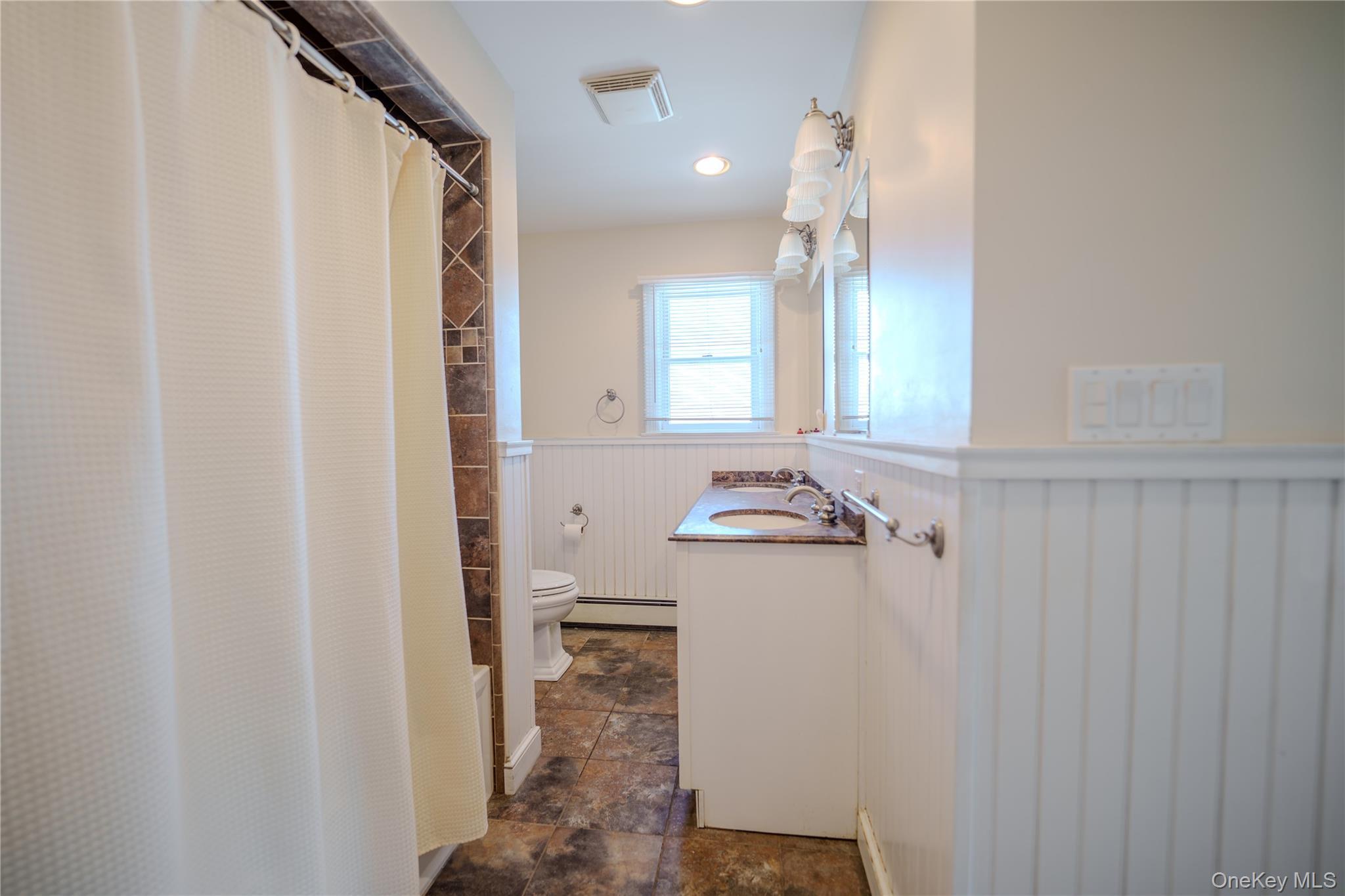 Single Family Bayview  Nassau County, NY 11520, MLS-962963-11