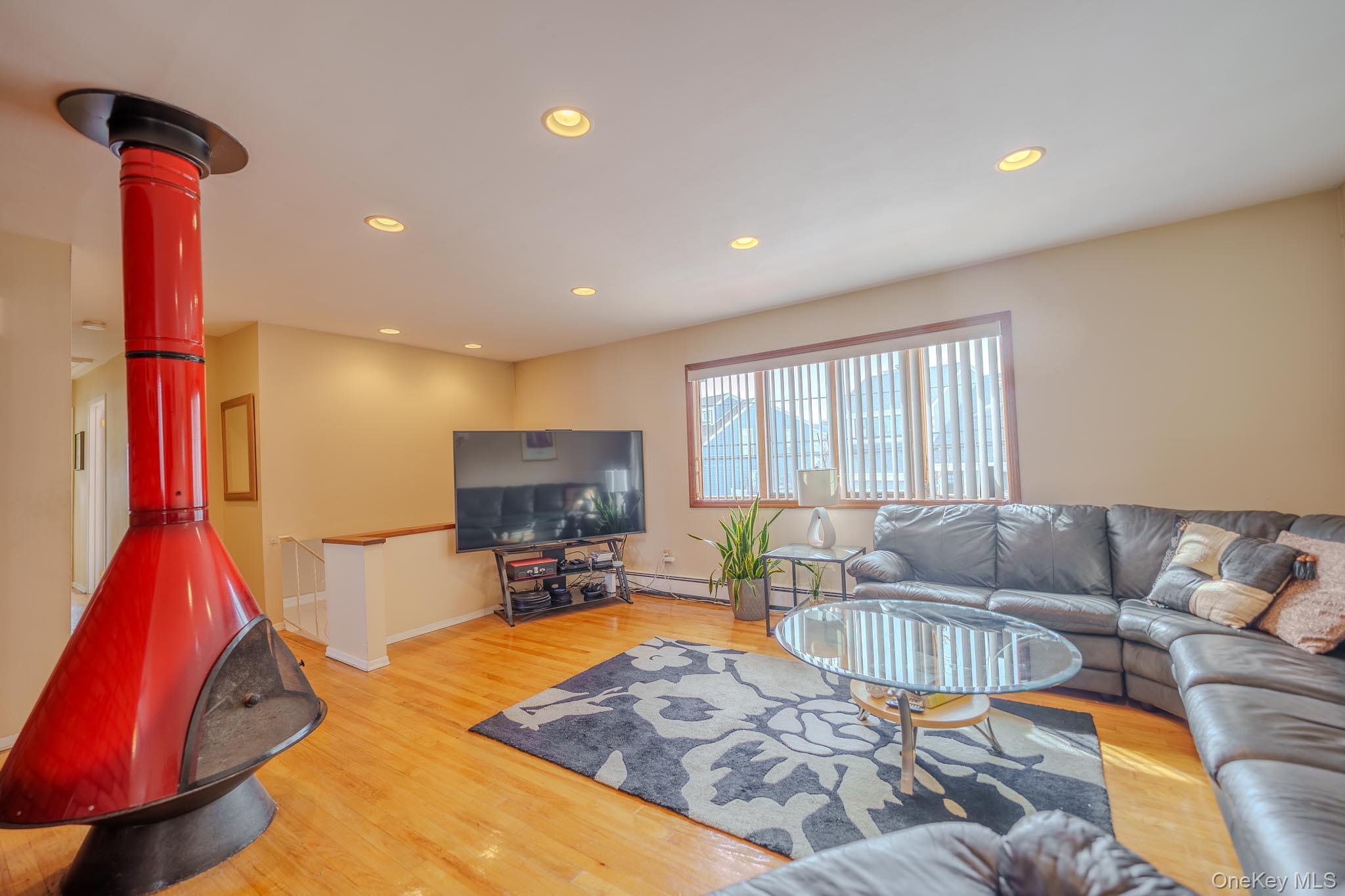 Single Family Bayview  Nassau County, NY 11520, MLS-962963-5