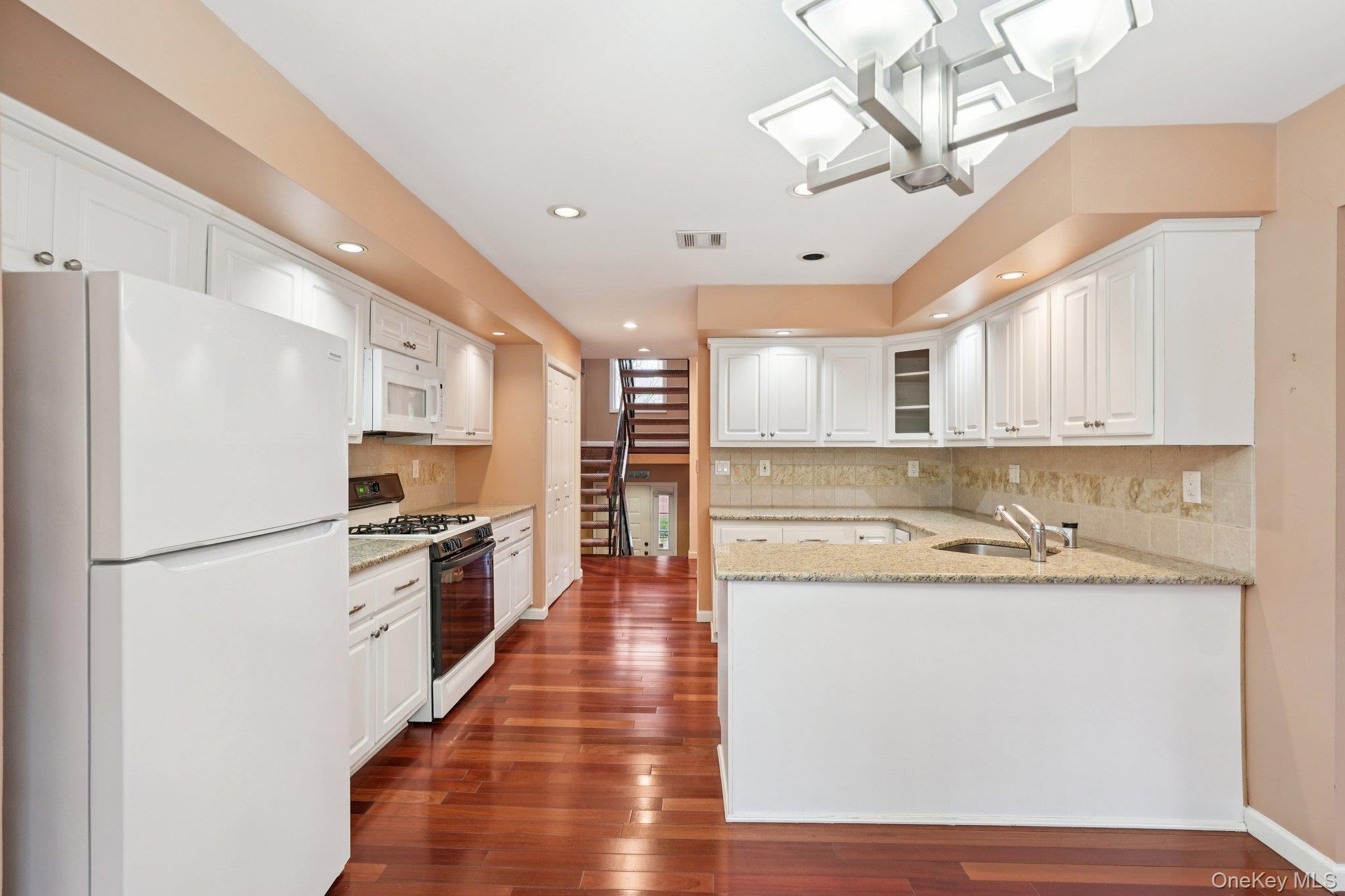 Condo Omni Rockland County, NY 10956, MLS-962965-16