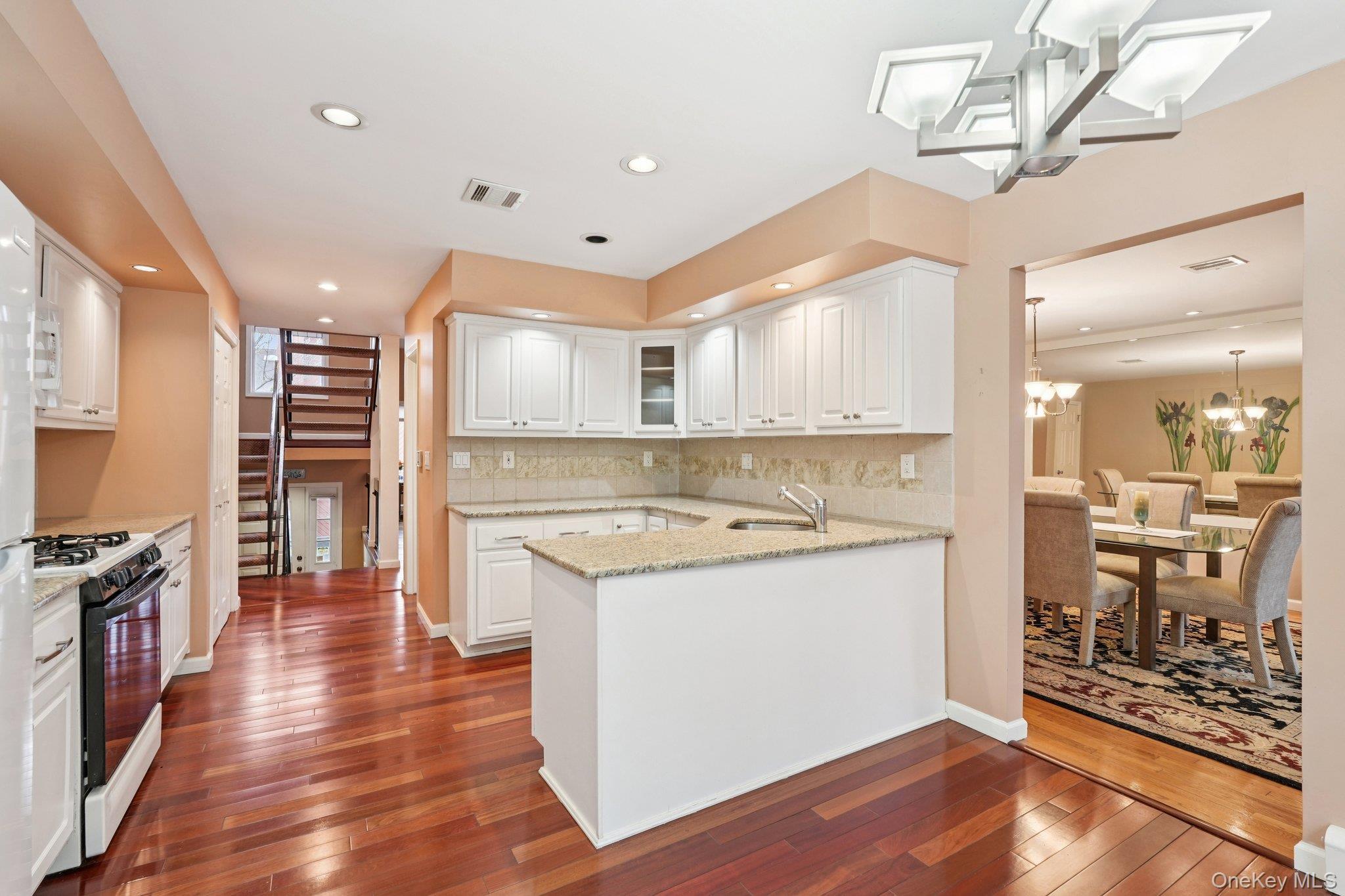 Condo Omni Rockland County, NY 10956, MLS-962965-20