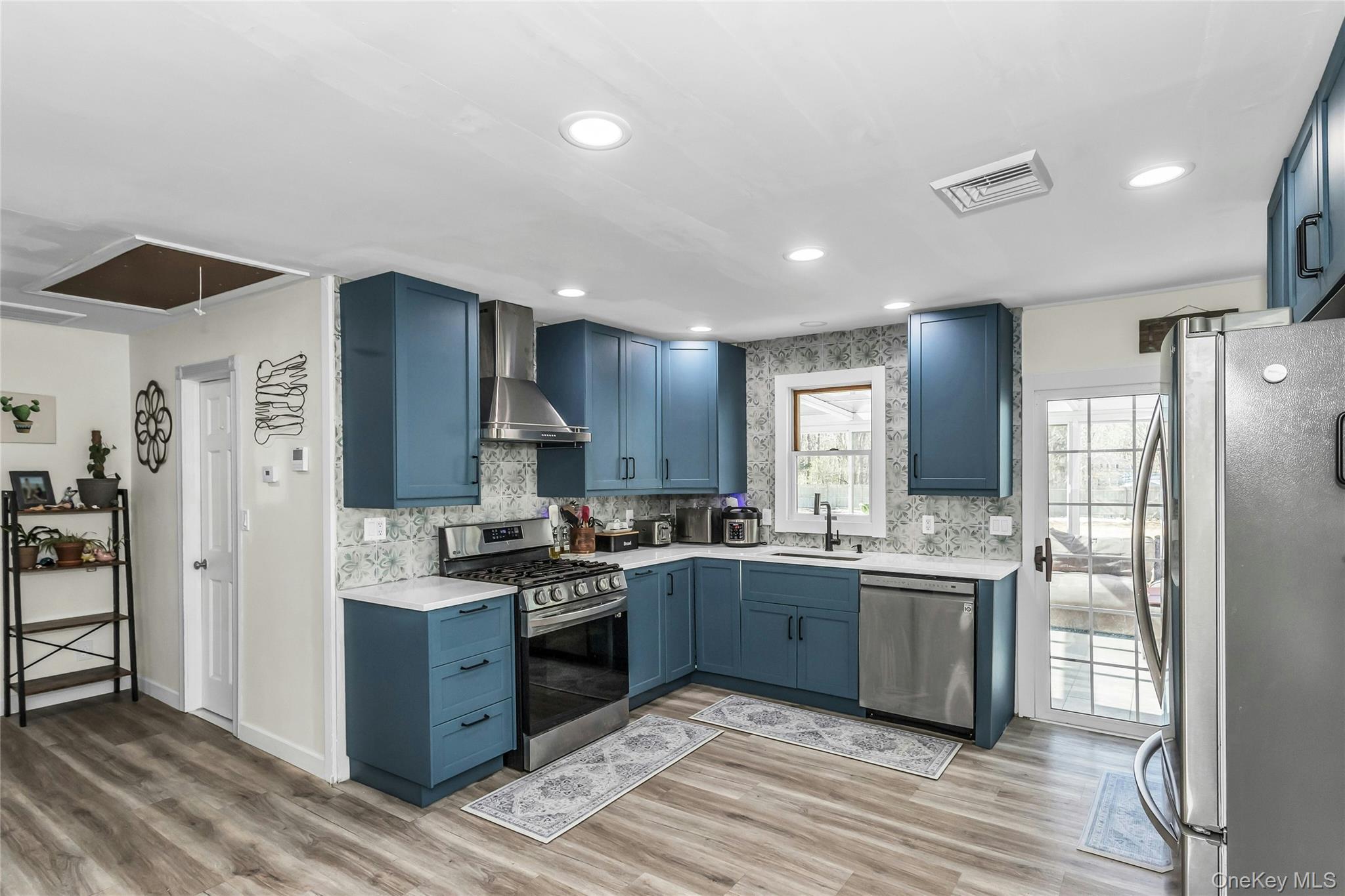 Single Family Pinelawn  Suffolk County, NY 11967, MLS-963020-7