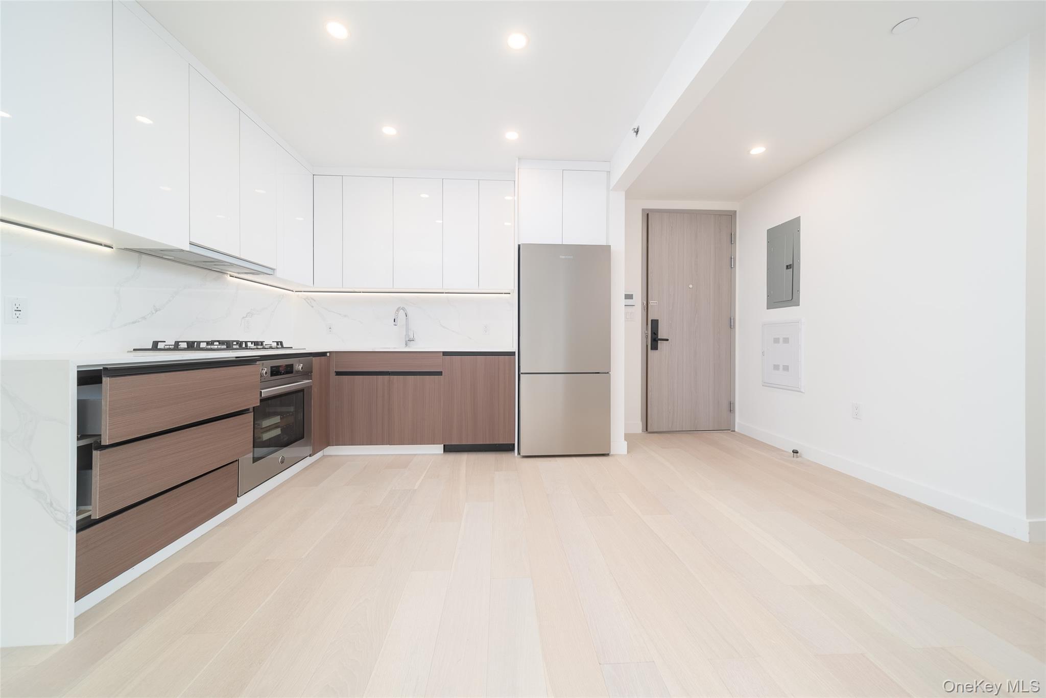 Condo Northern  Queens, NY 11354, MLS-963051-8