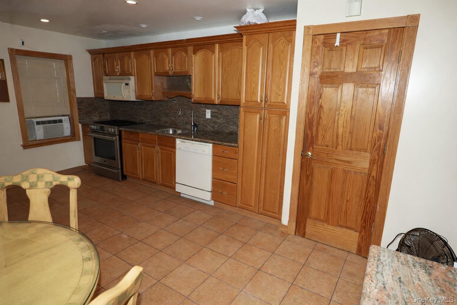 Single Family 83rd  Queens, NY 11417, MLS-963118-4