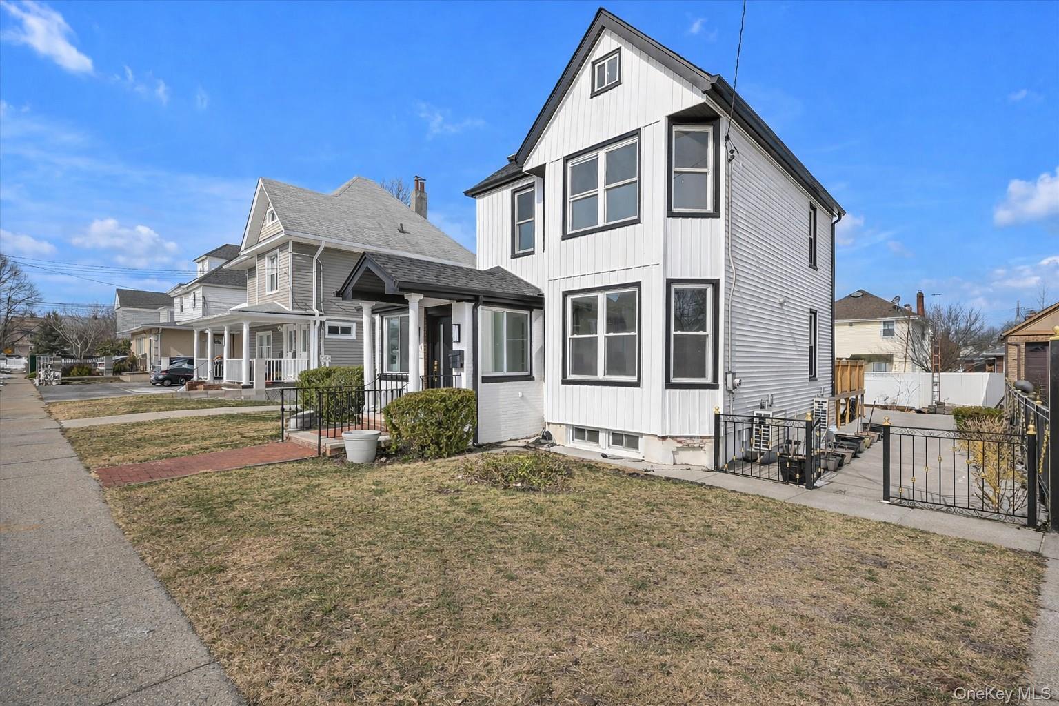 Single Family 13th  Queens, NY 11357, MLS-963124-17