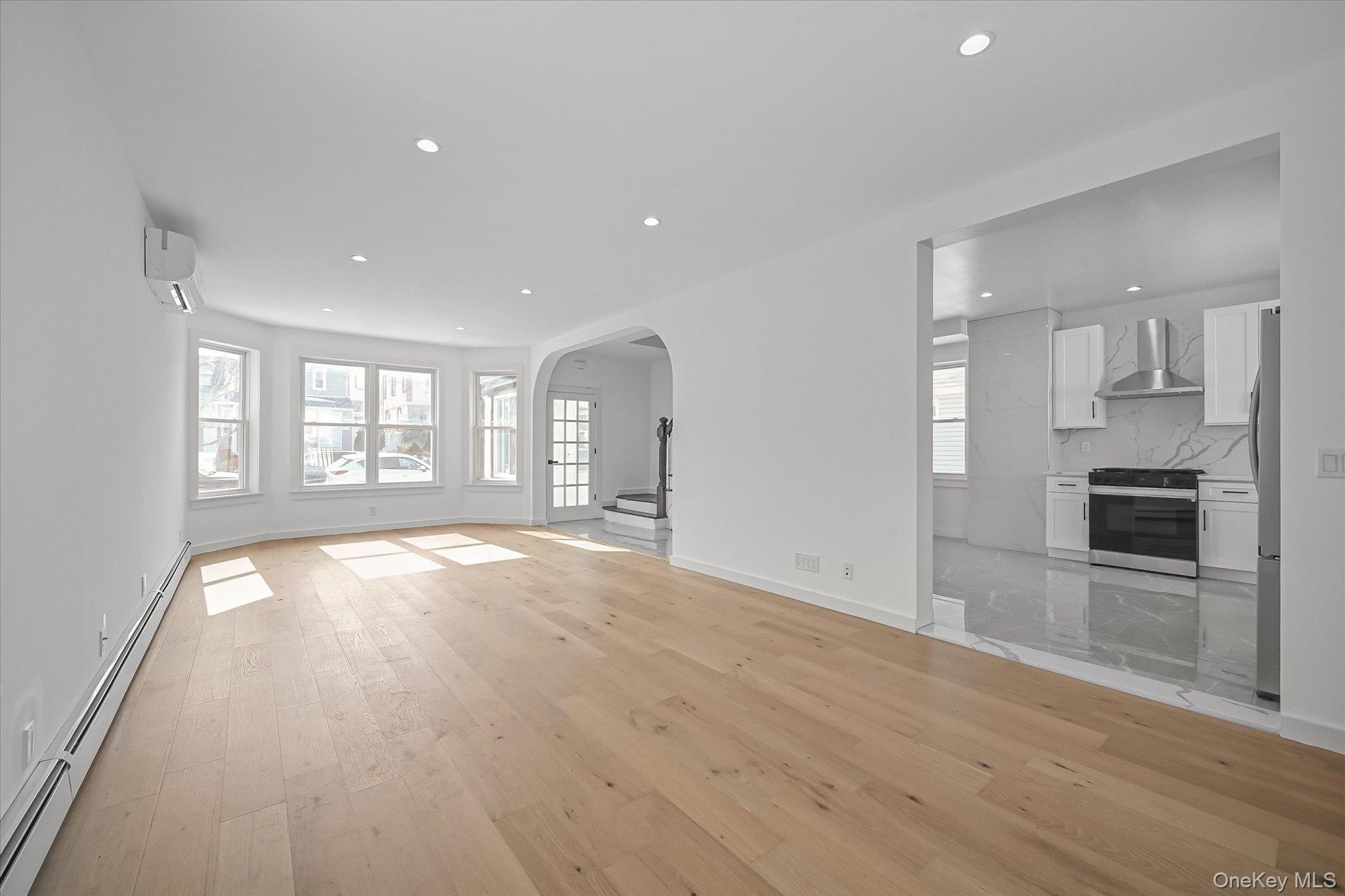 Single Family 13th  Queens, NY 11357, MLS-963124-4