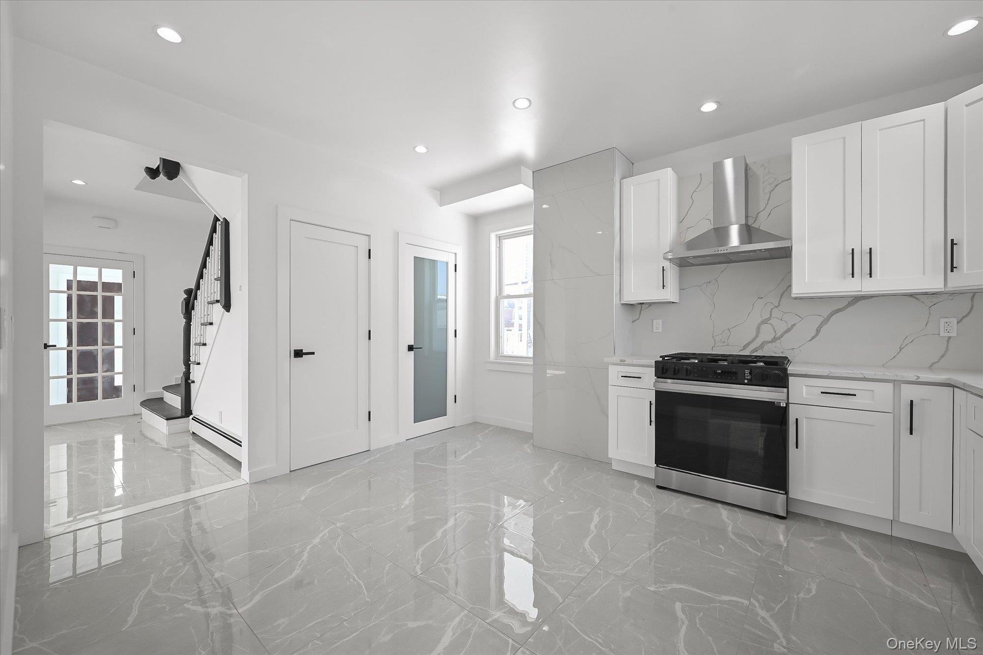 Single Family 13th  Queens, NY 11357, MLS-963124-6