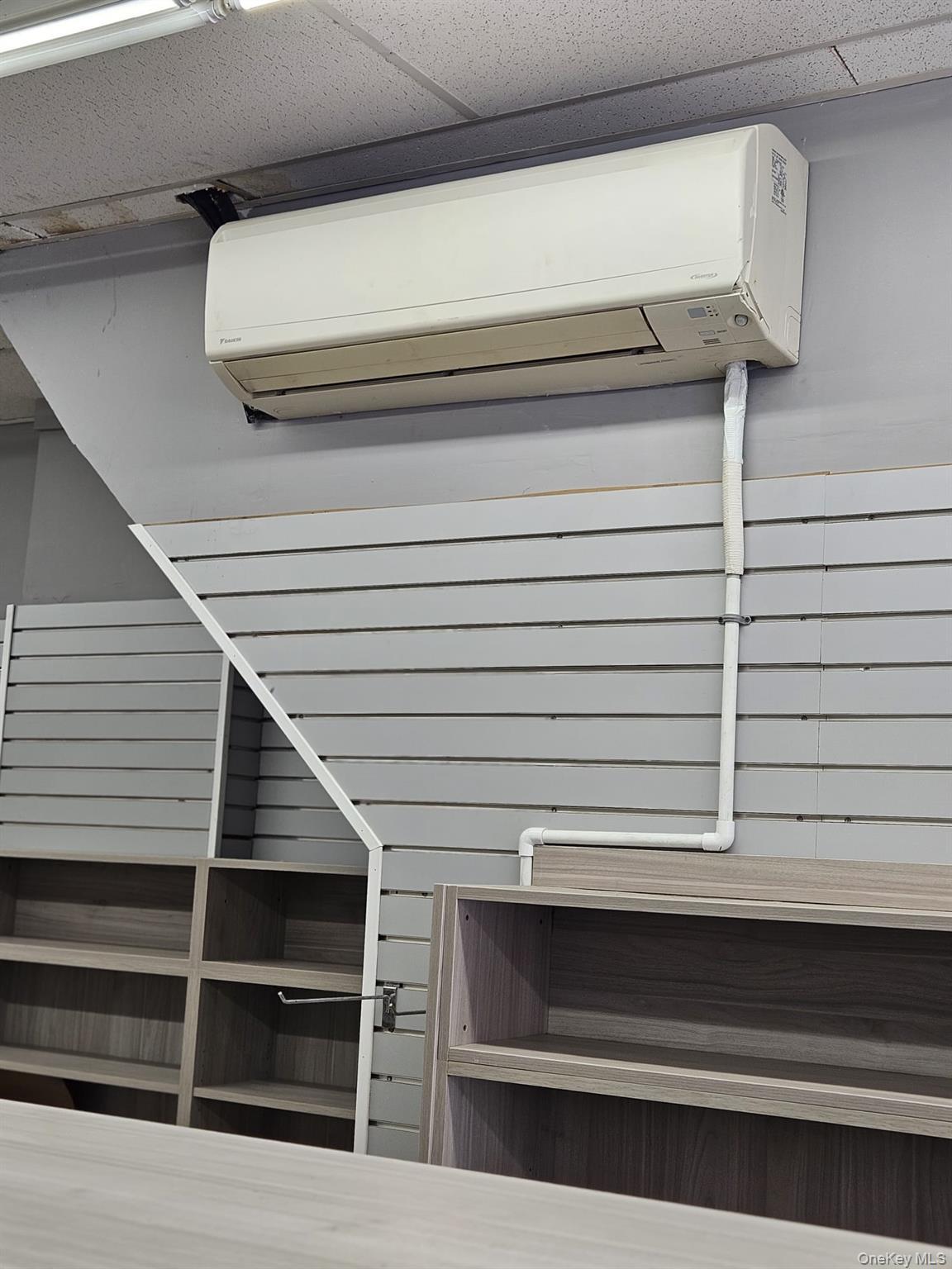 Commercial Lease Sutphin  Queens, NY 11435, MLS-963130-11