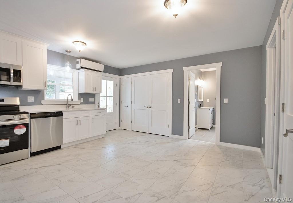 Single Family Rockland  Sullivan County, NY 12776, MLS-963138-28