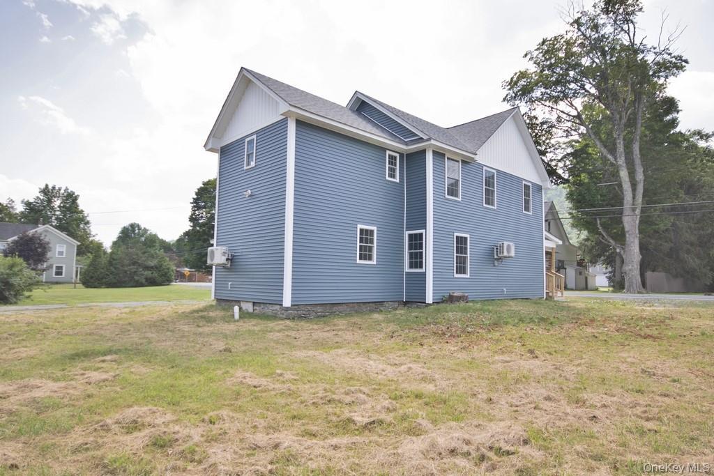 Single Family Rockland  Sullivan County, NY 12776, MLS-963138-35