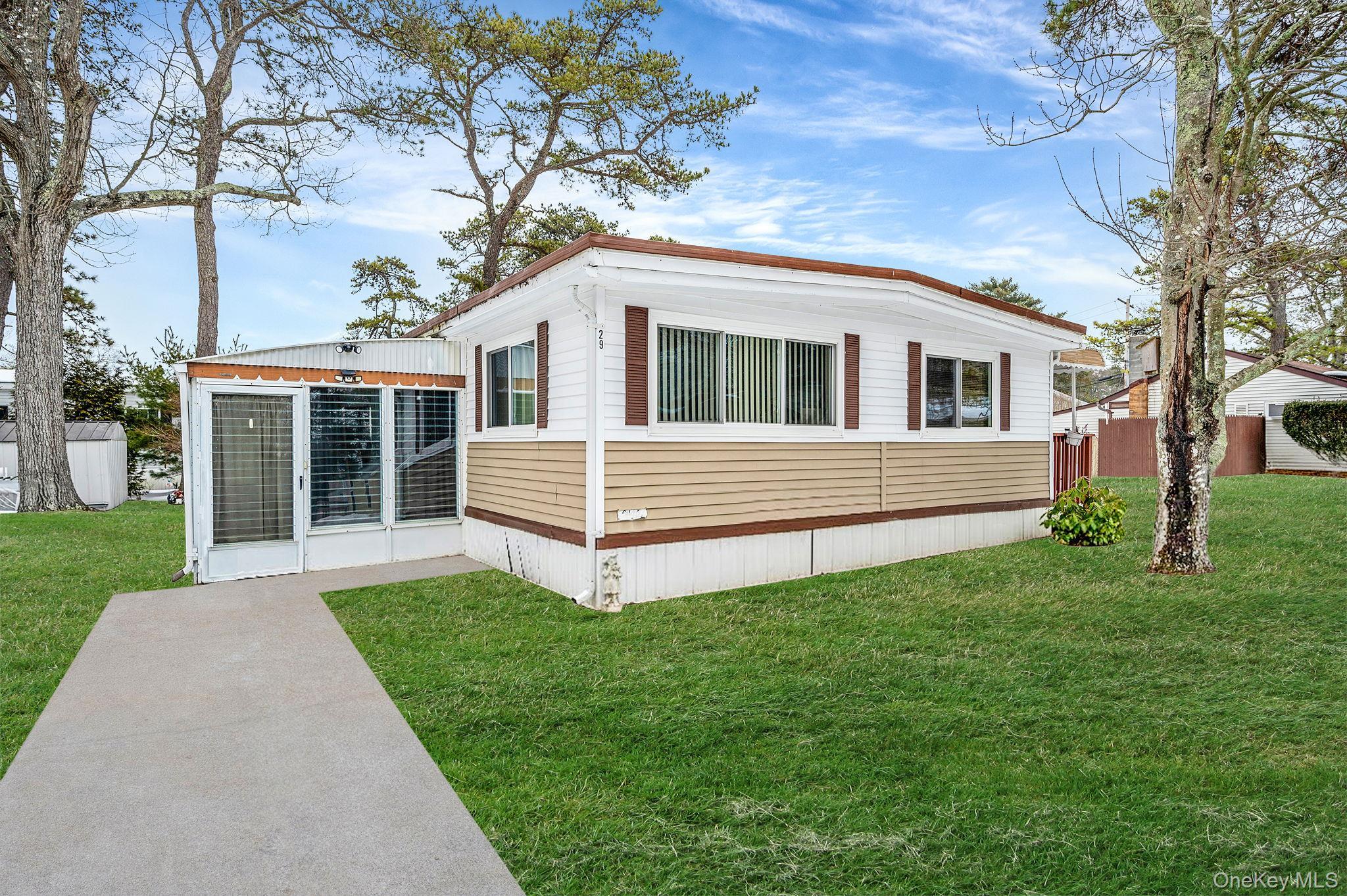 Single Family Riverleigh Suffolk County, NY 11901, MLS-963146-4