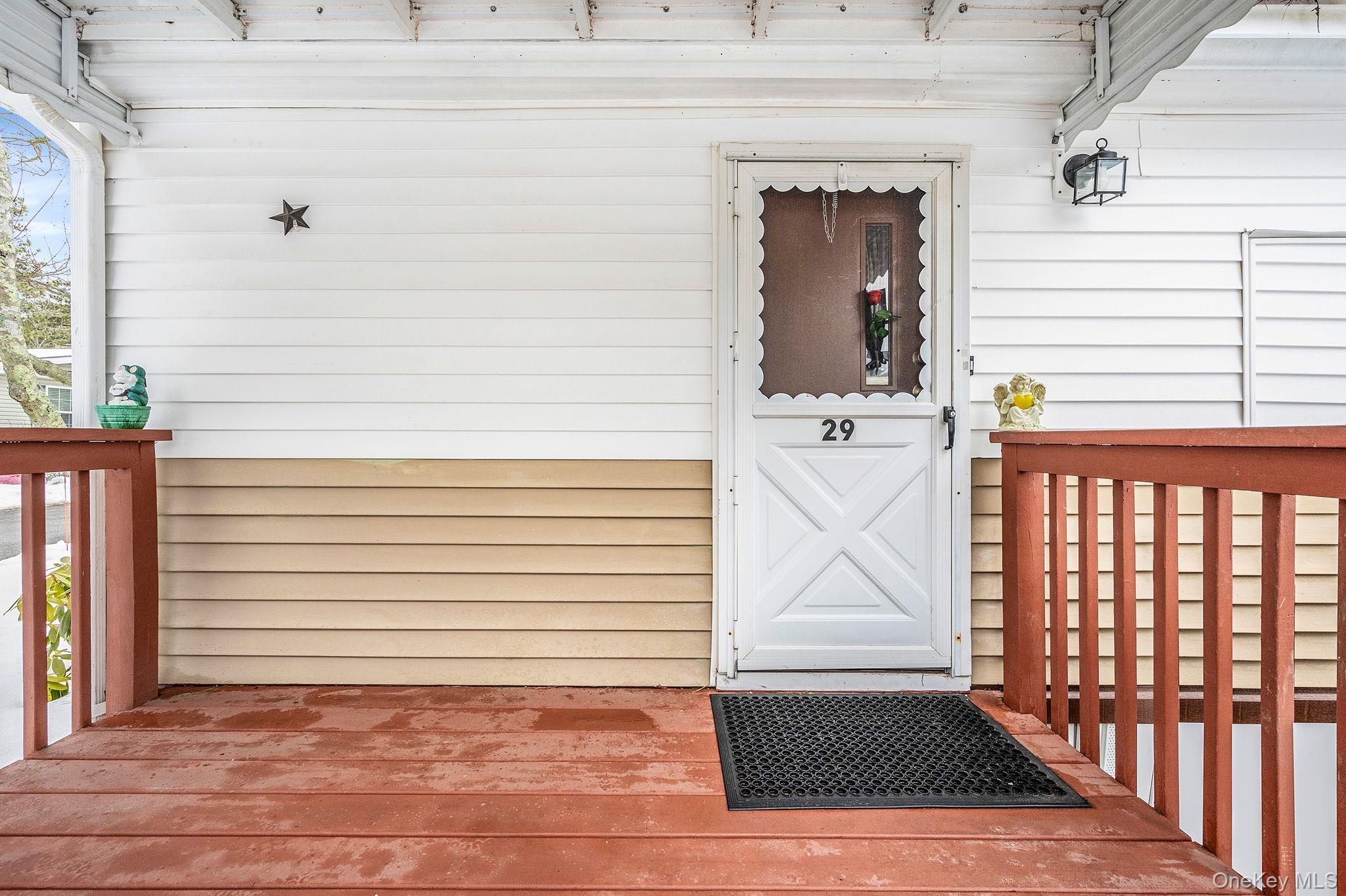 Single Family Riverleigh Suffolk County, NY 11901, MLS-963146-5