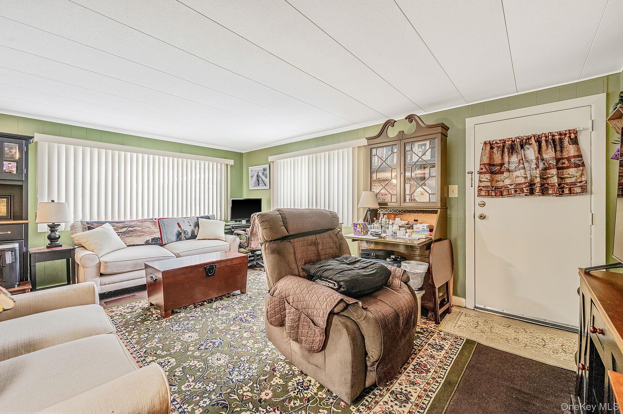 Single Family Riverleigh Suffolk County, NY 11901, MLS-963146-6