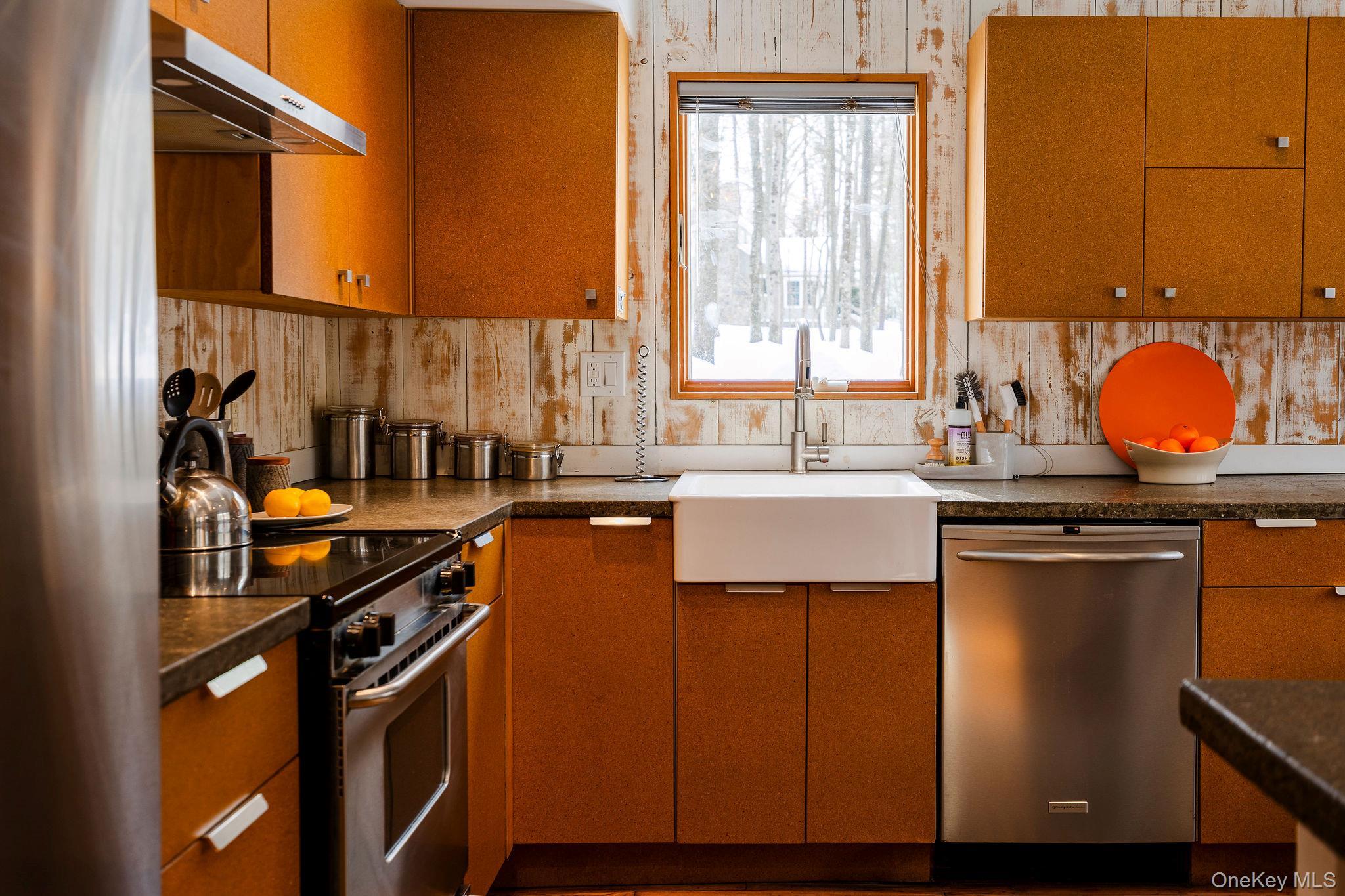 Single Family Hurley  Ulster County, NY 12491, MLS-963177-11