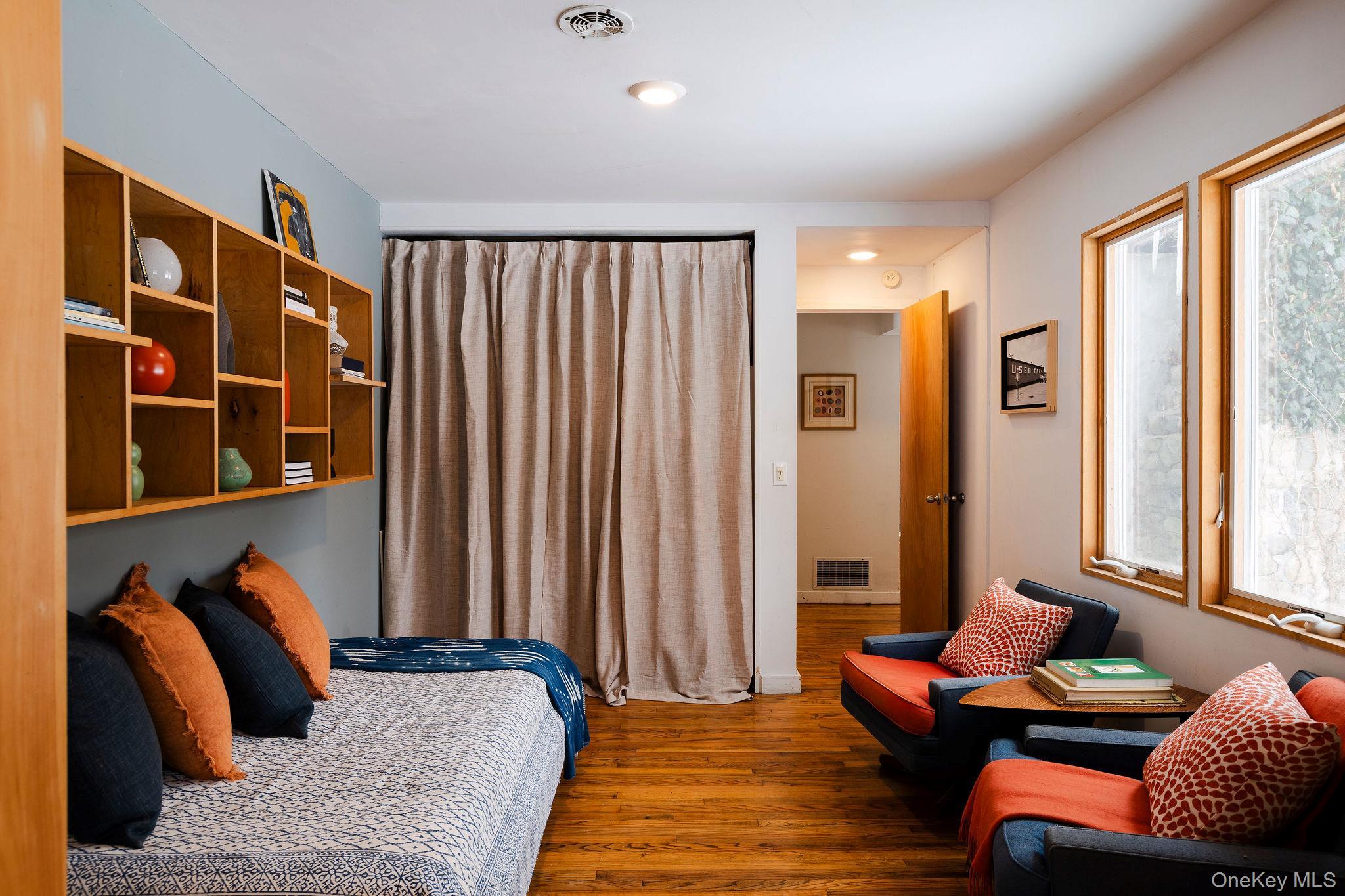 Single Family Hurley  Ulster County, NY 12491, MLS-963177-18