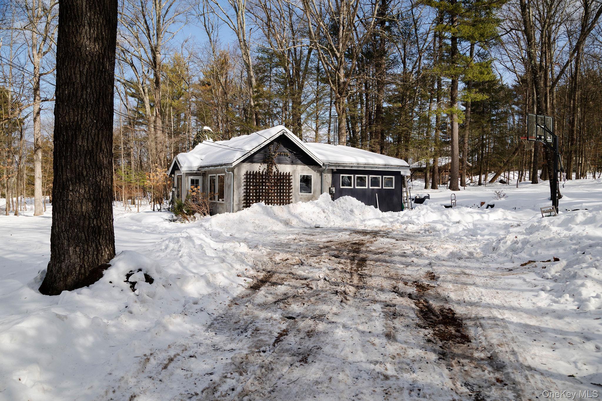 Single Family Hurley  Ulster County, NY 12491, MLS-963177-3