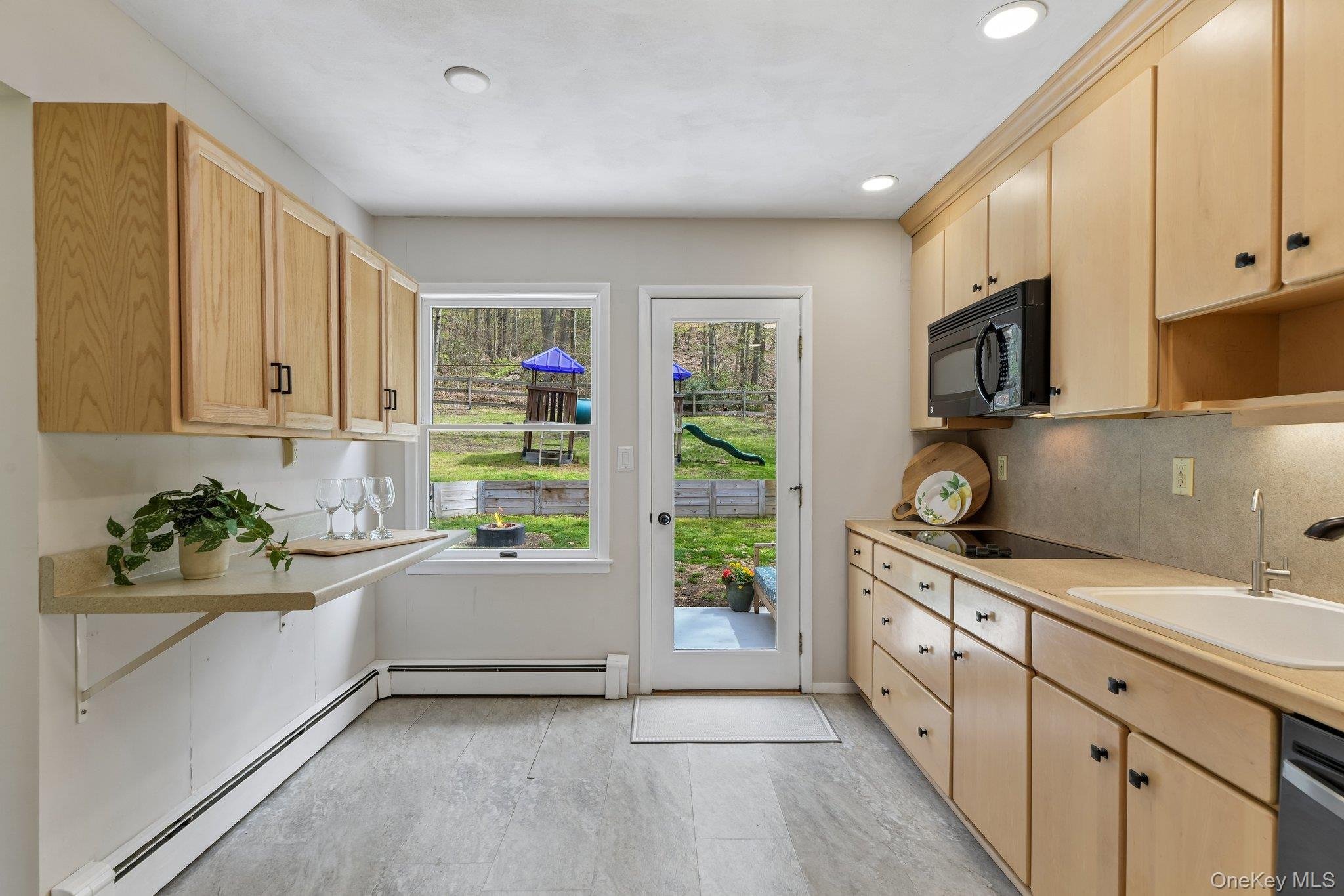 Single Family Stony Hollow  Suffolk County, NY 11721, MLS-963194-12