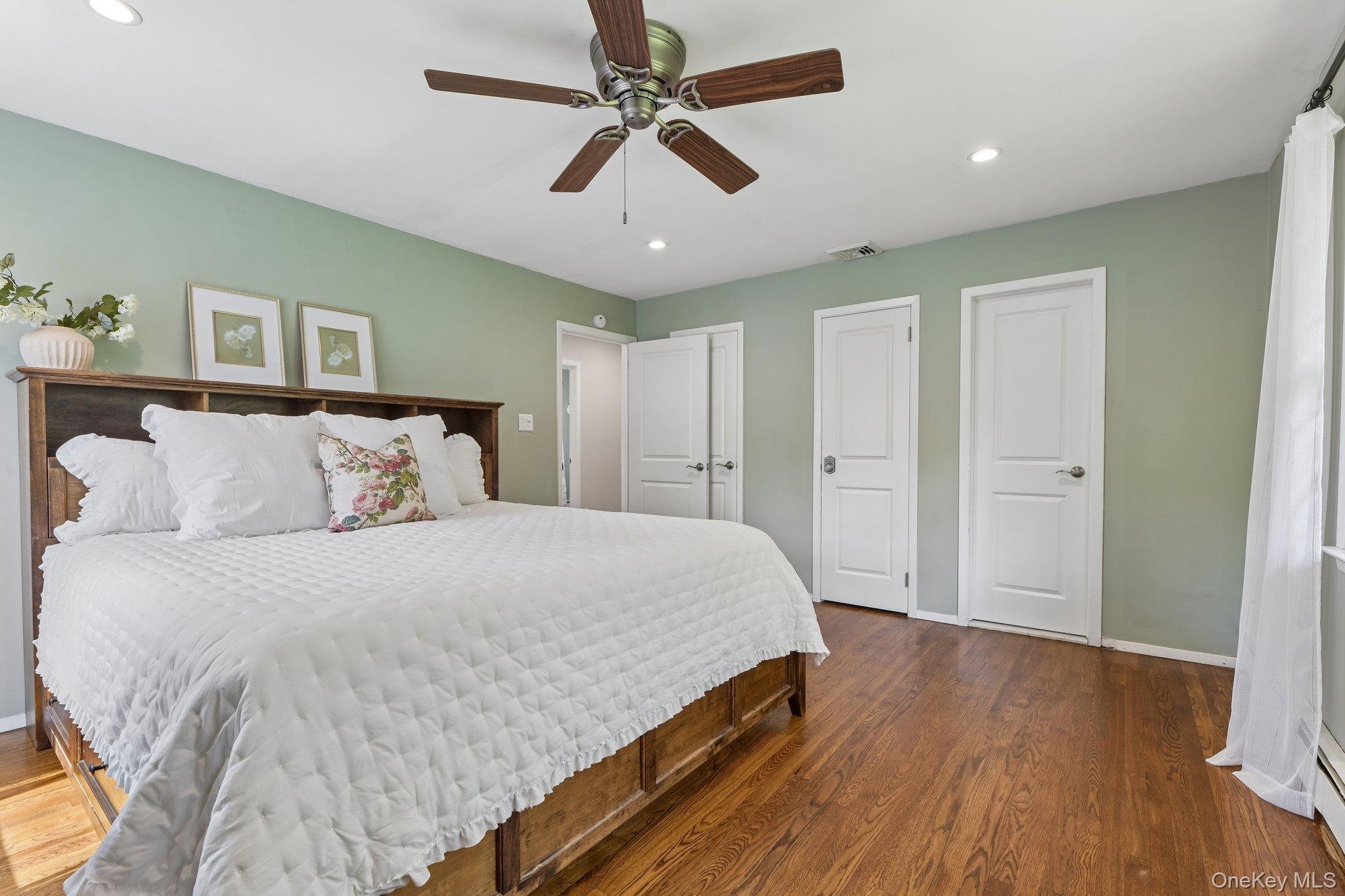 Single Family Stony Hollow  Suffolk County, NY 11721, MLS-963194-16