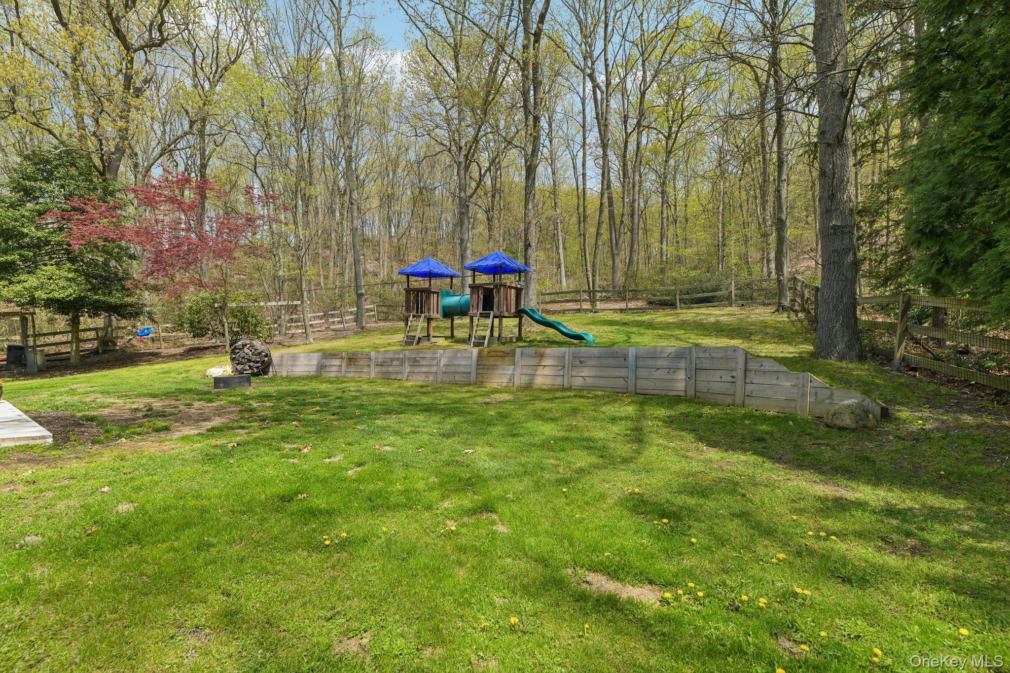 Single Family Stony Hollow  Suffolk County, NY 11721, MLS-963194-21
